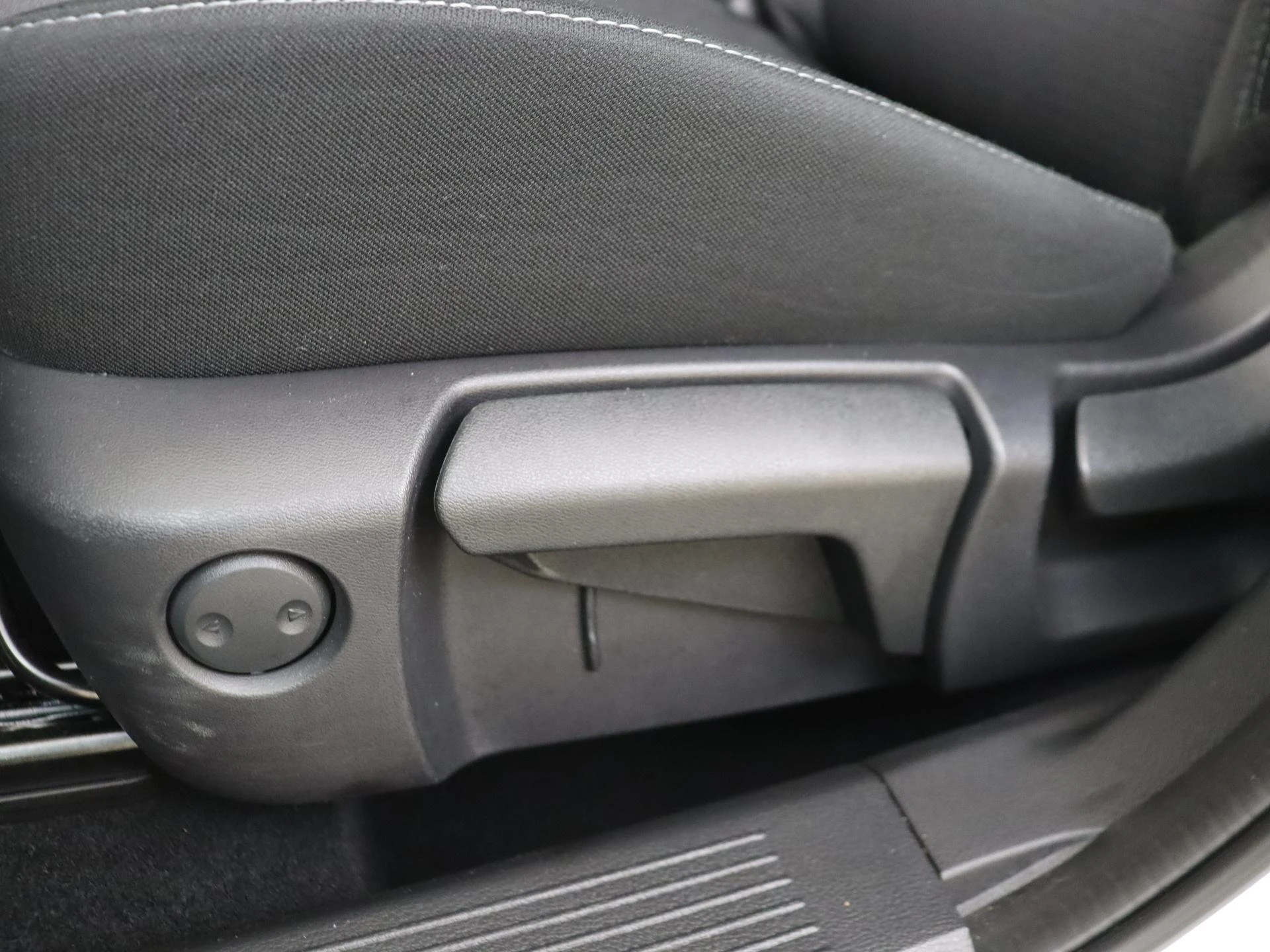 Nissan-QASHQAI-image-27