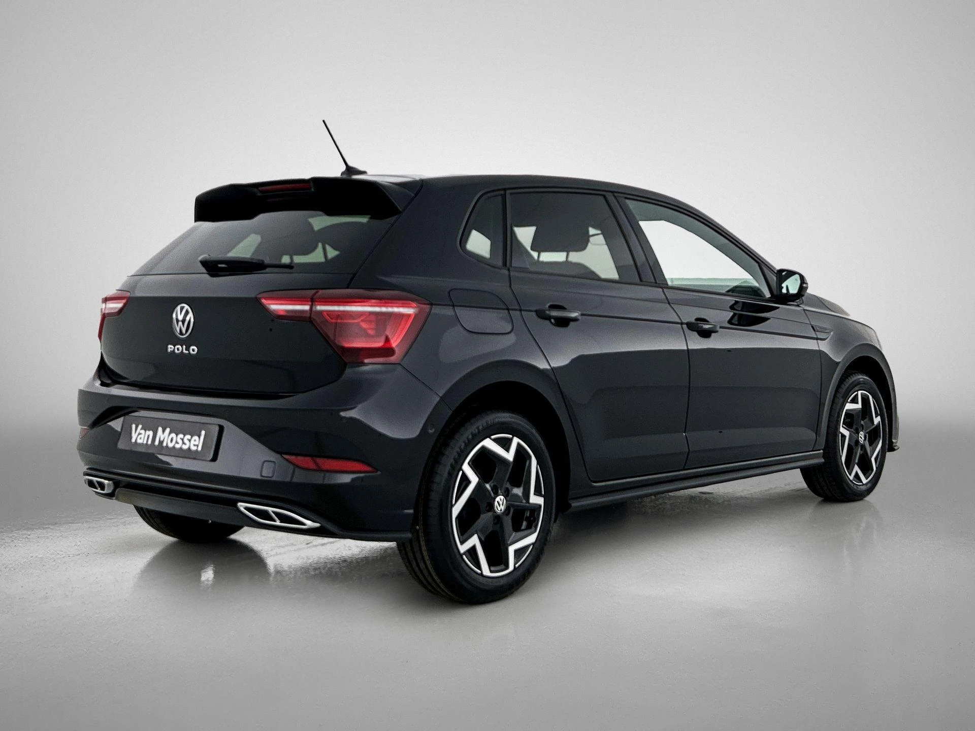 Volkswagen-Polo-image-2