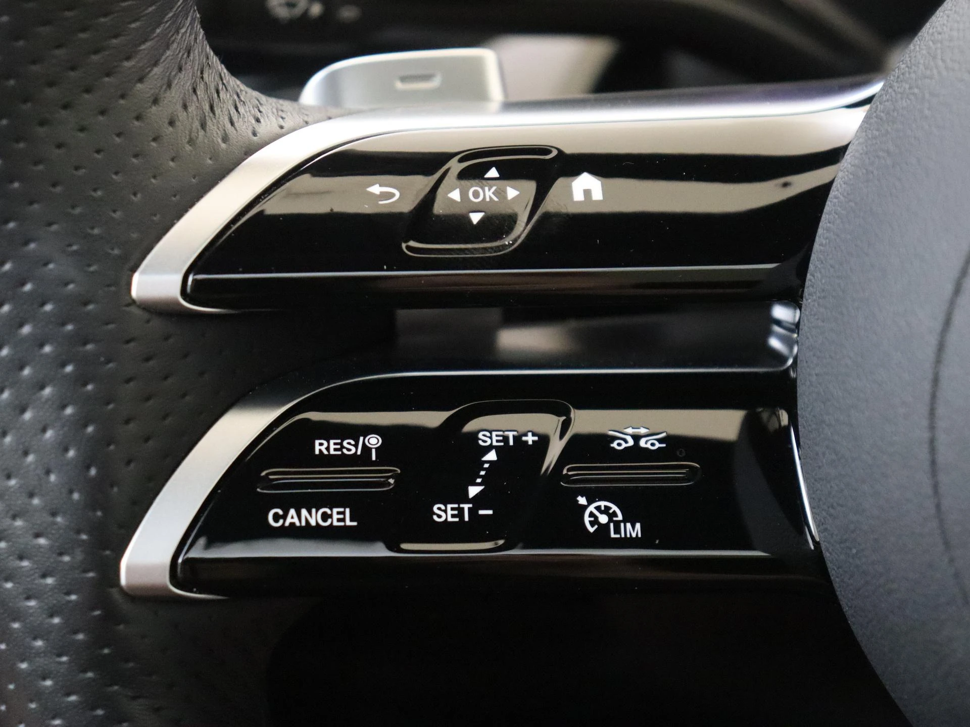 Mercedes-Benz A-Klasse 250 e Business Solution AMG