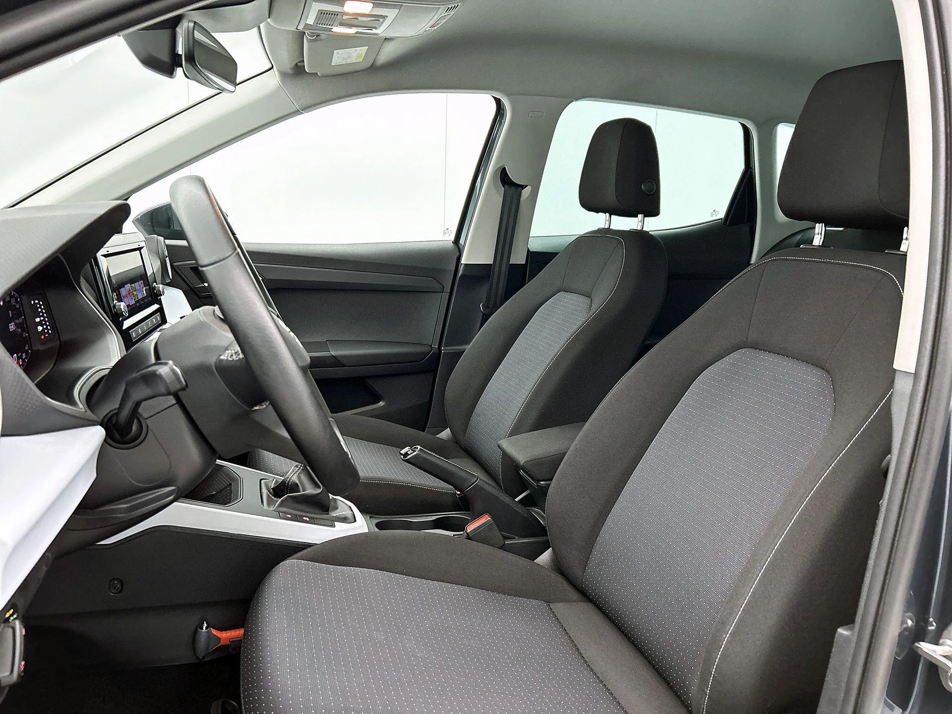 SEAT-Arona-image-31