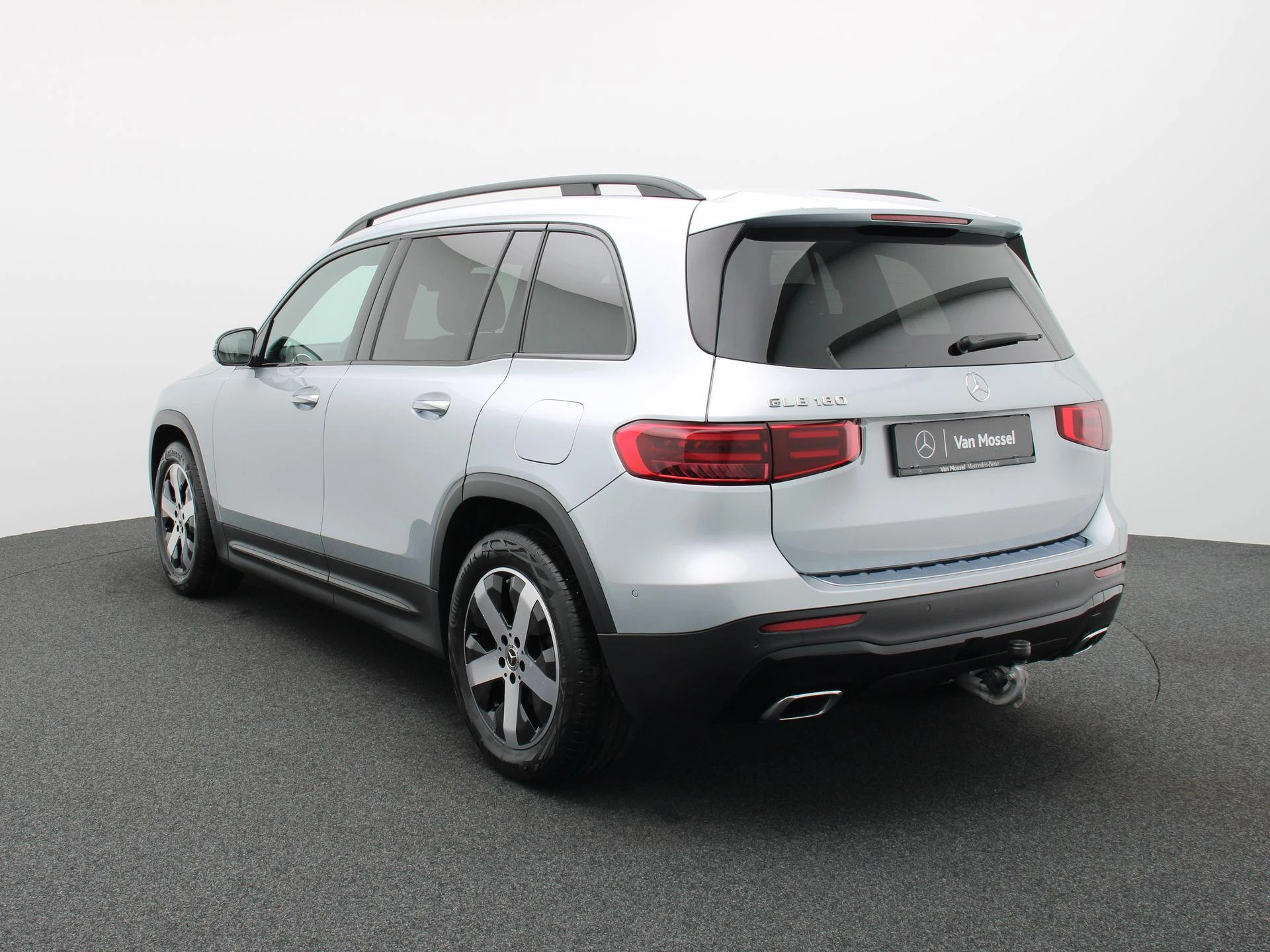 Mercedes-Benz GLB 180 Luxury Line + CARPLAY + TREKHAAK + NIGHTPAKKET +