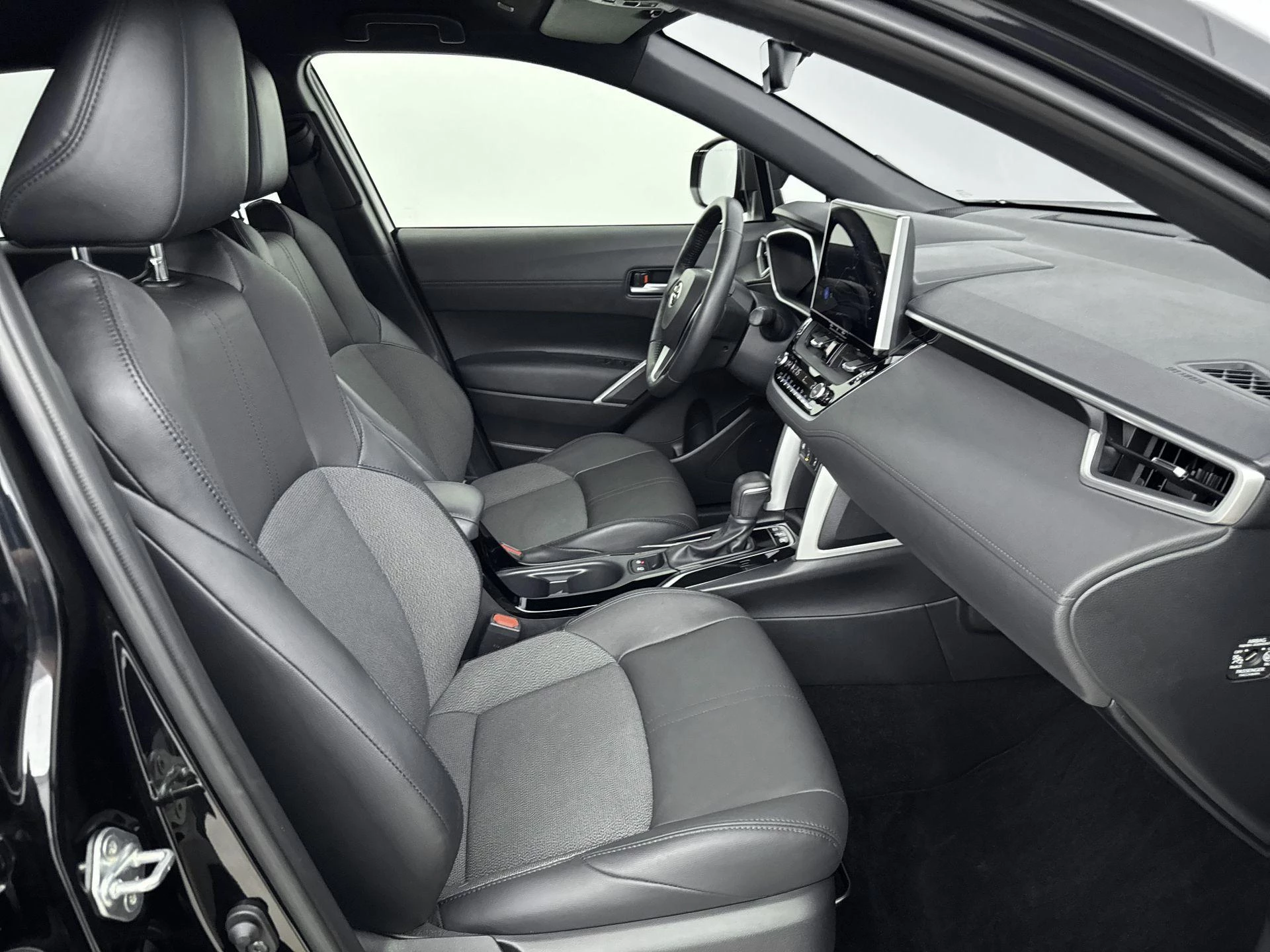 Toyota-Corolla Cross-image-29