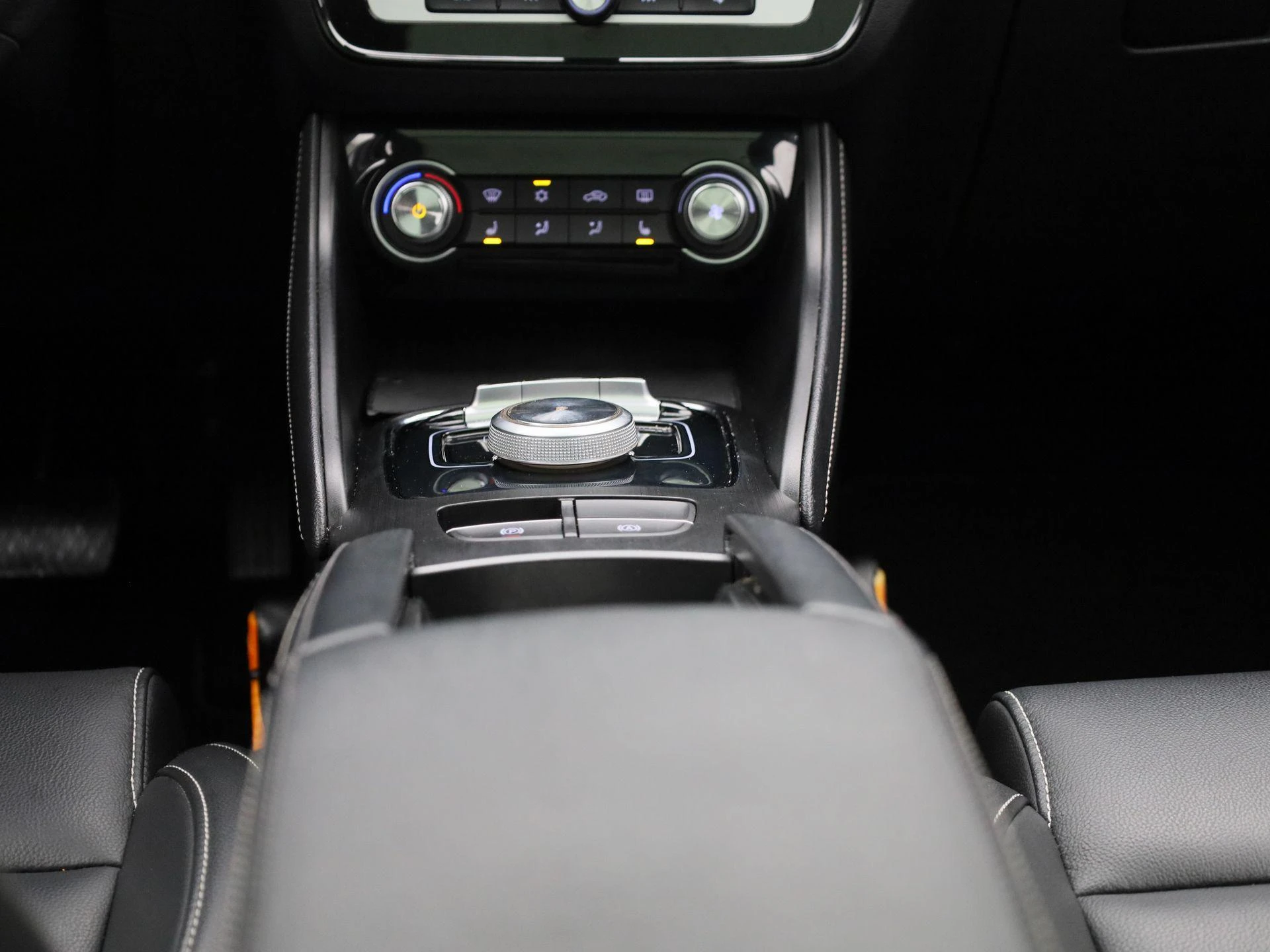 MG-ZS EV-image-9