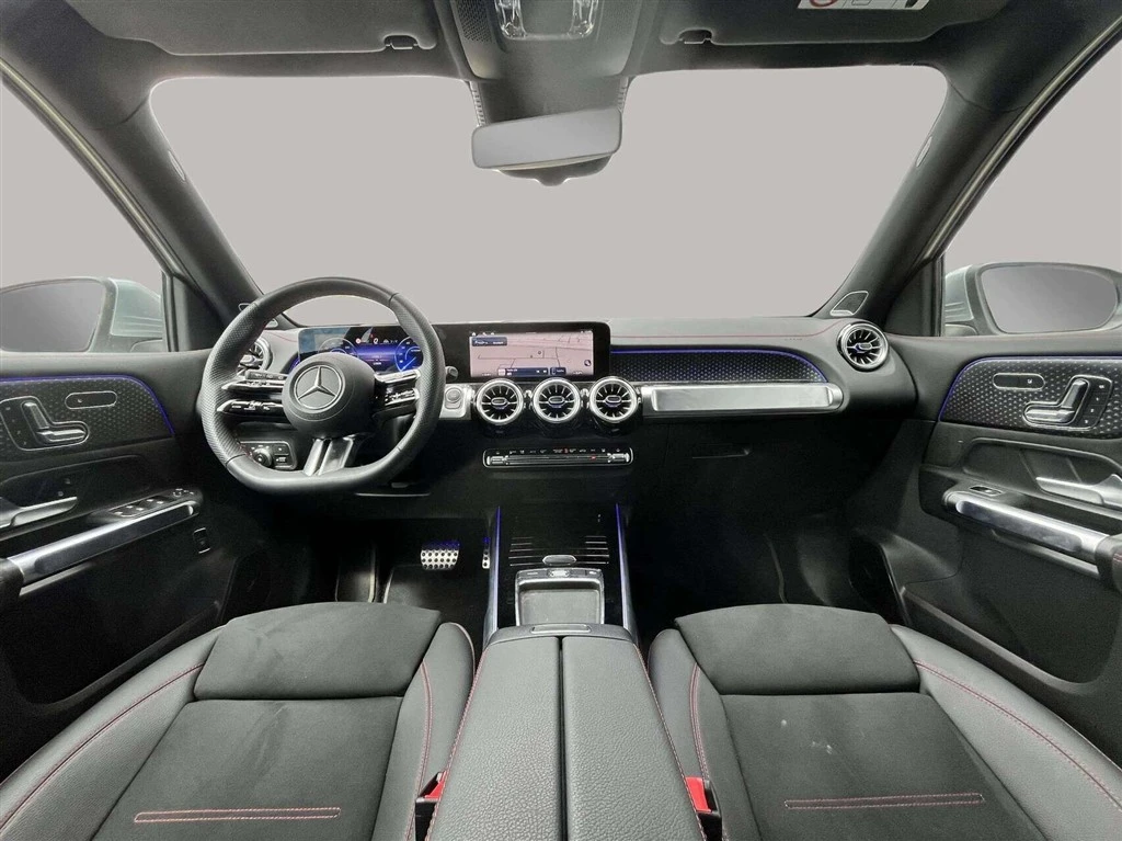 Mercedes-Benz-EQB-image-12