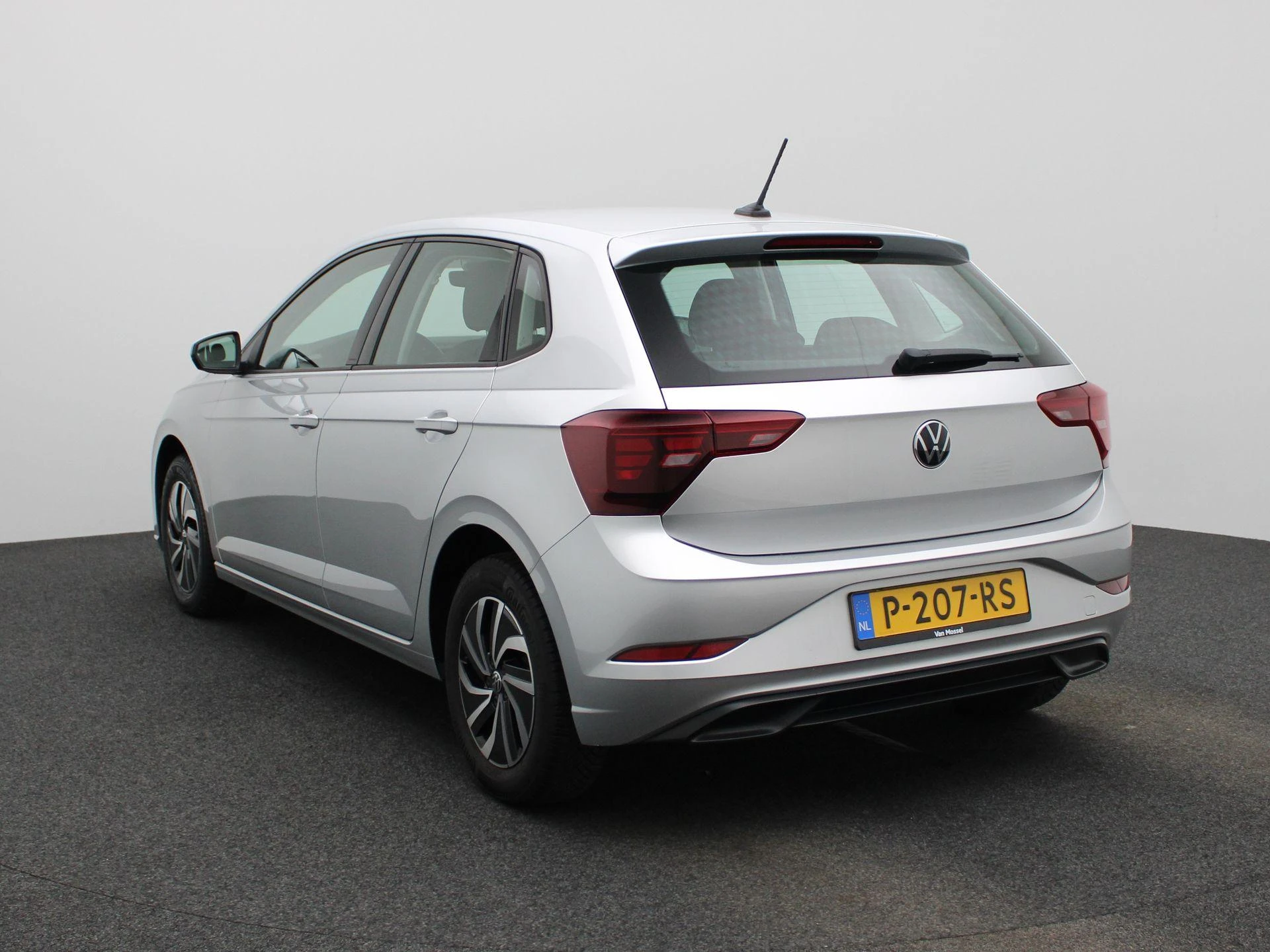 Volkswagen-Polo-image-1