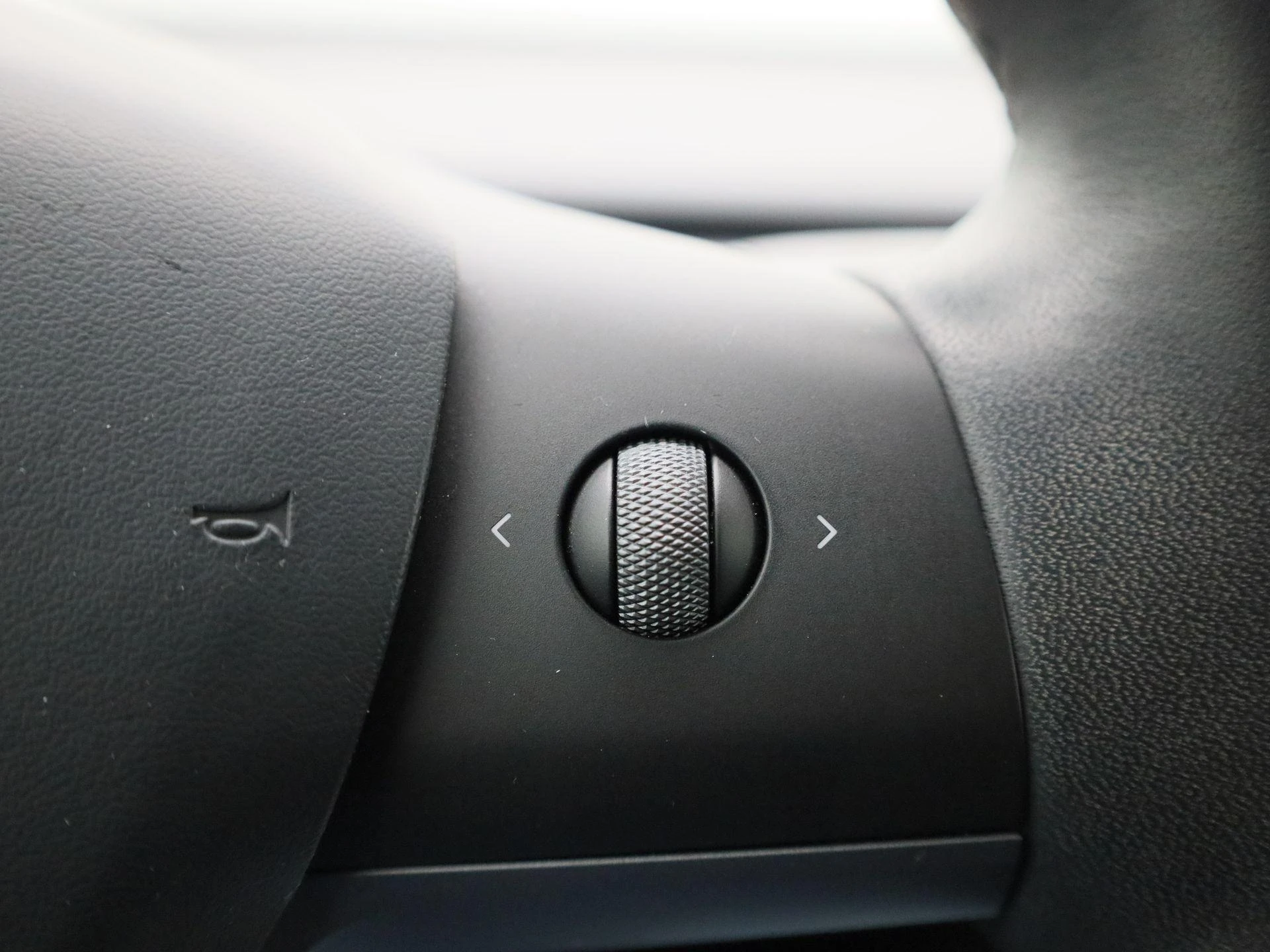 Tesla-Model Y-image-27