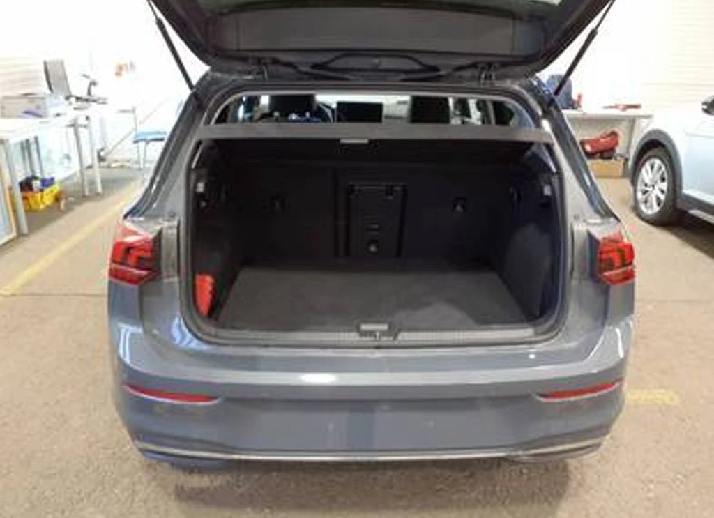 Volkswagen-Golf-image-4