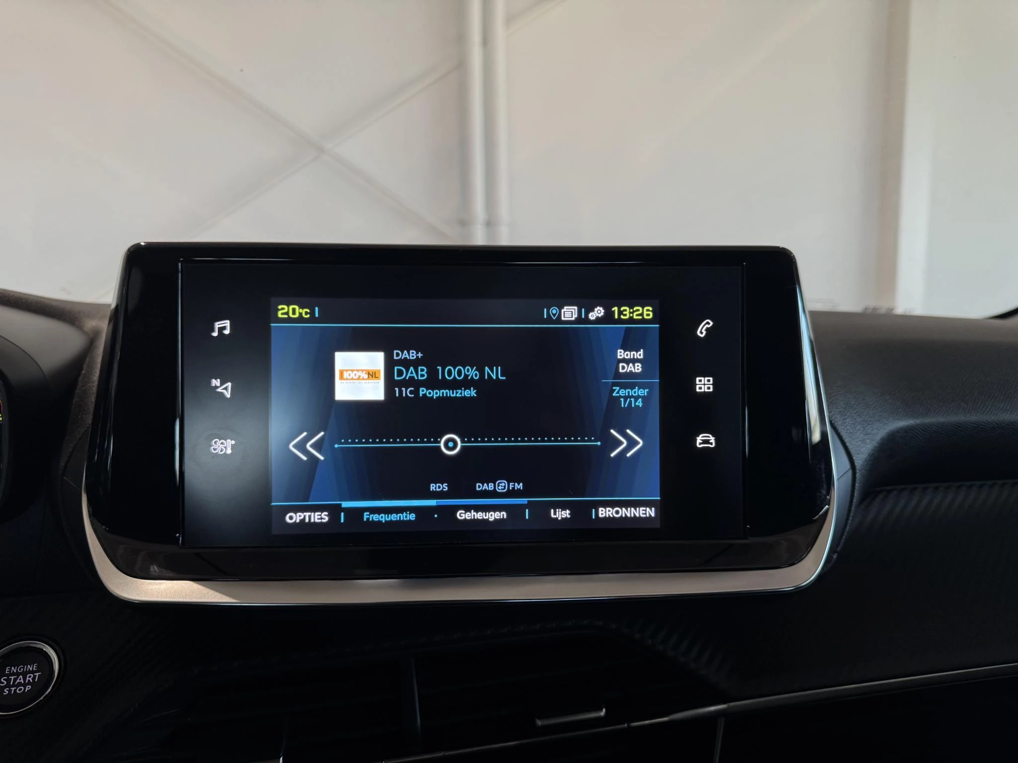 Peugeot-e-208-image-21