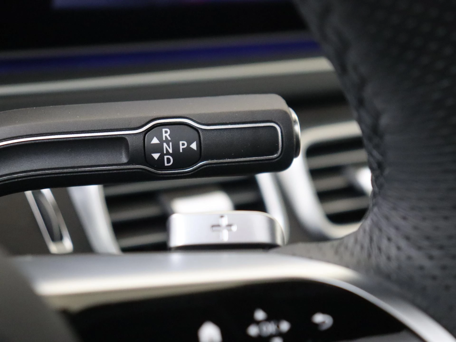 Mercedes-Benz-GLE-image-14