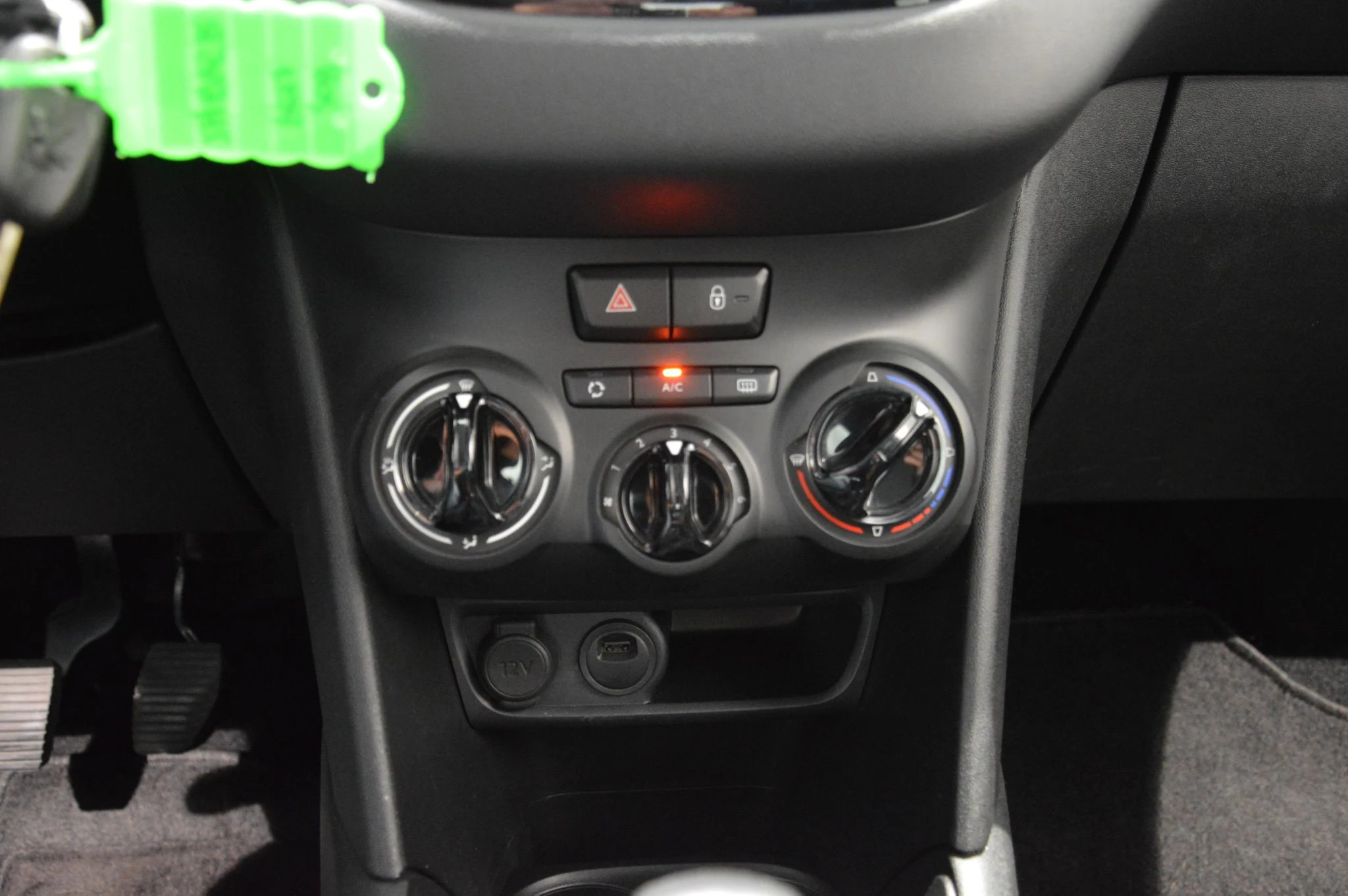 Peugeot 208 Signature