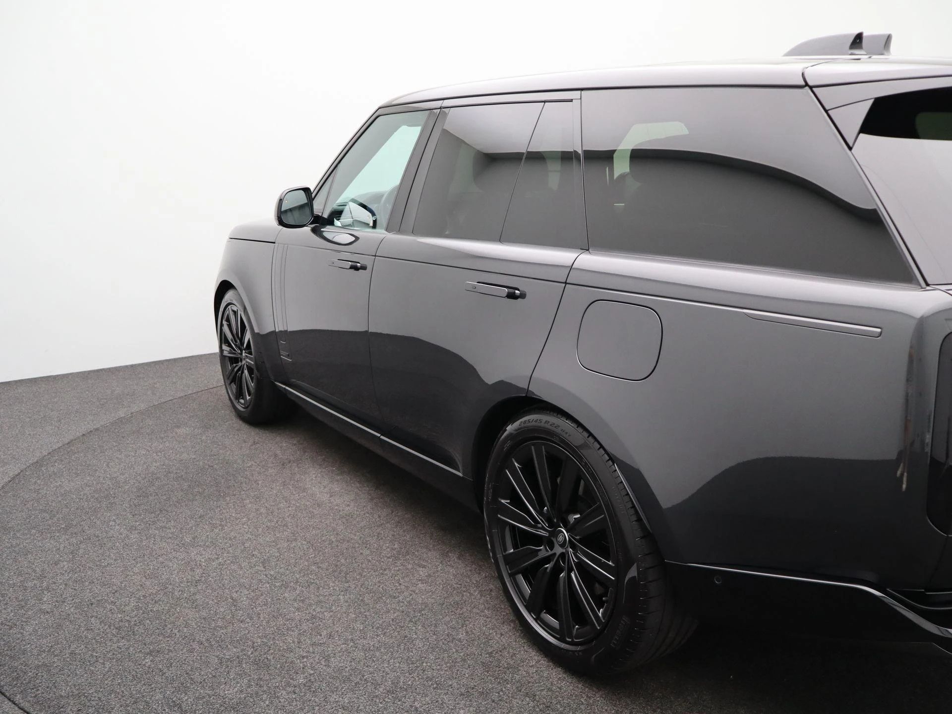 Land Rover-Range Rover-image-44