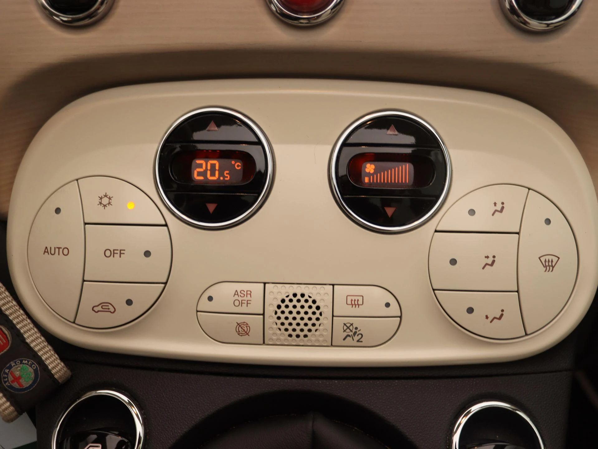 Fiat-500C-image-9