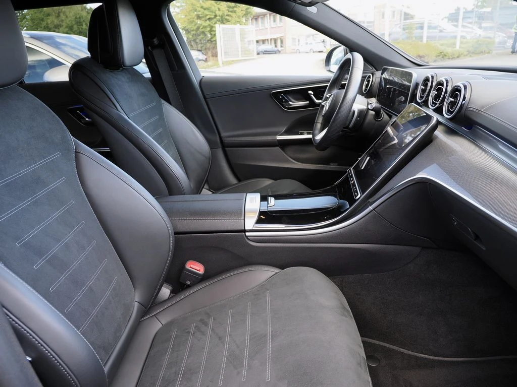 Mercedes-Benz-C-Klasse 220-image-11