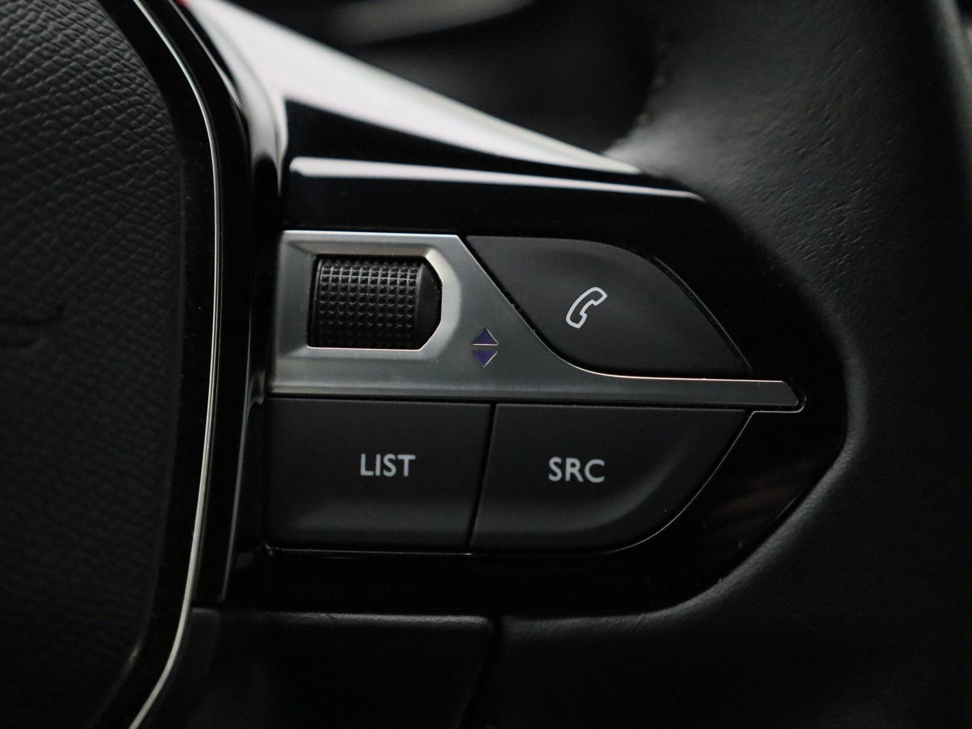 Peugeot-208-image-14