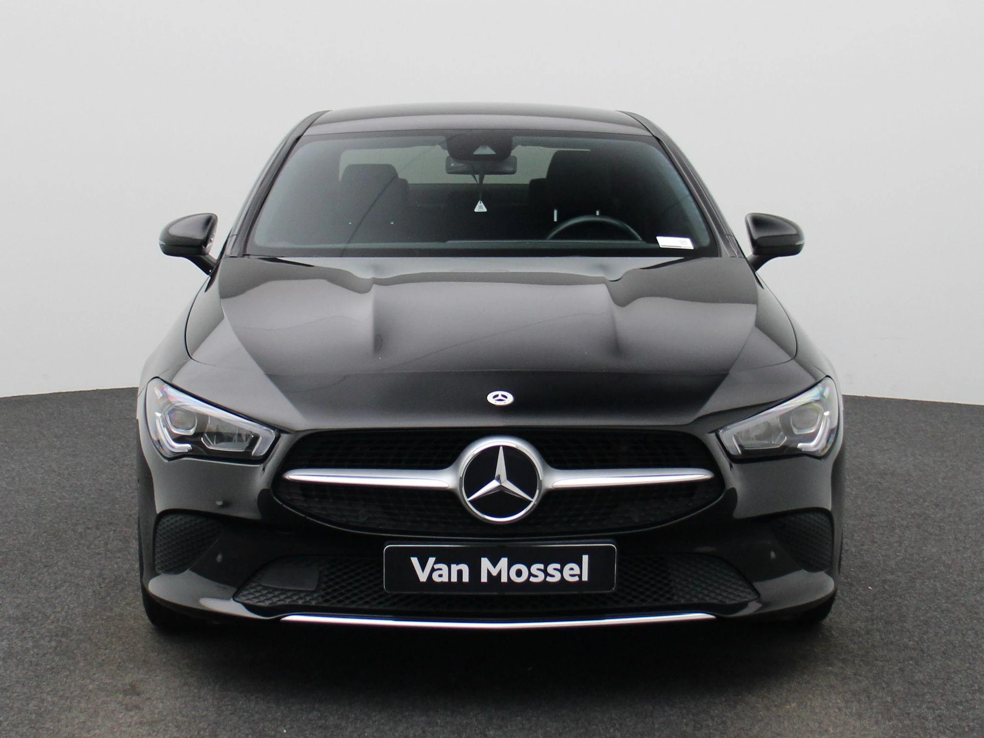 Mercedes-Benz-CLA-image-2