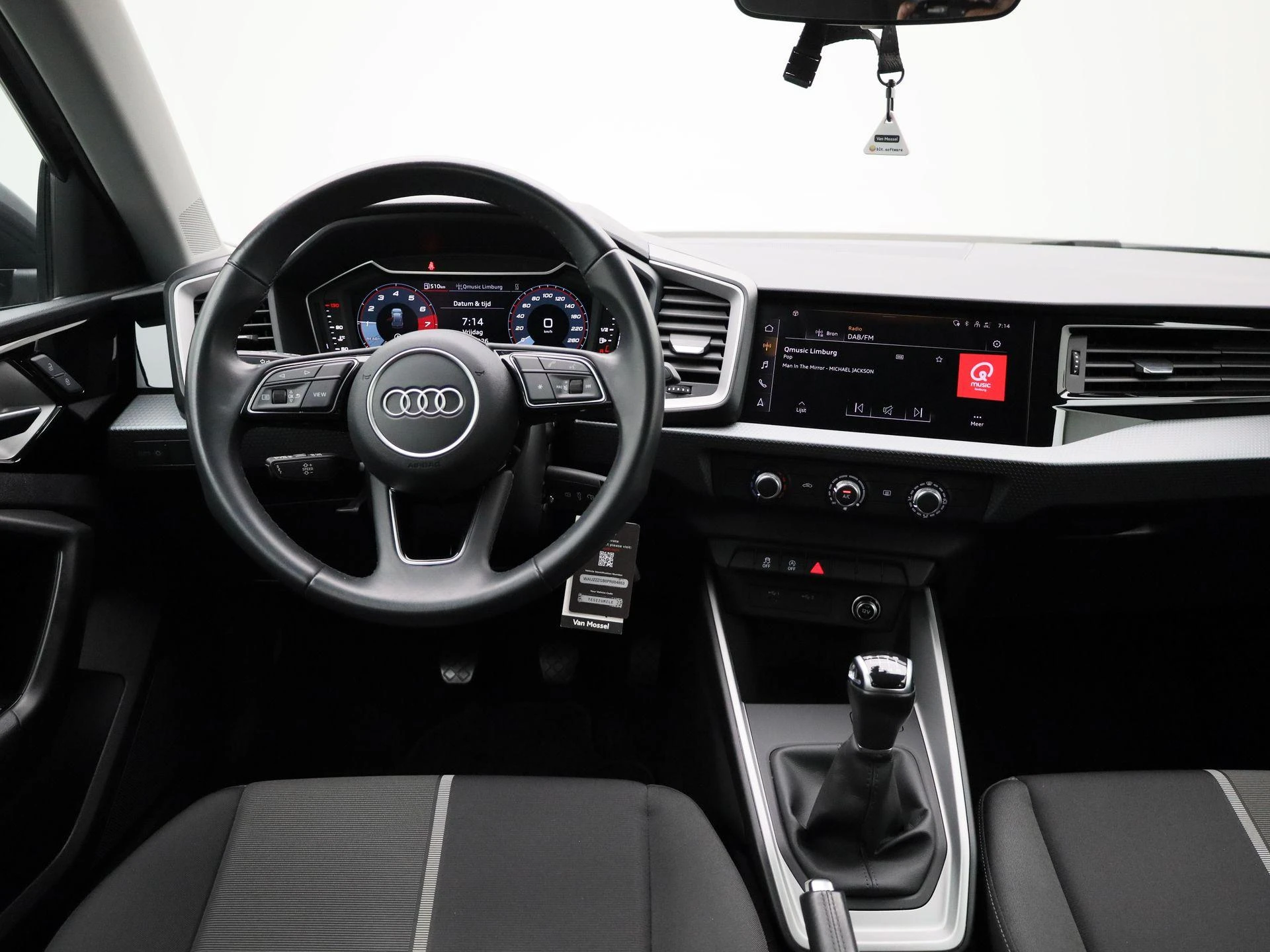 Audi-A1 Sportback-image-7