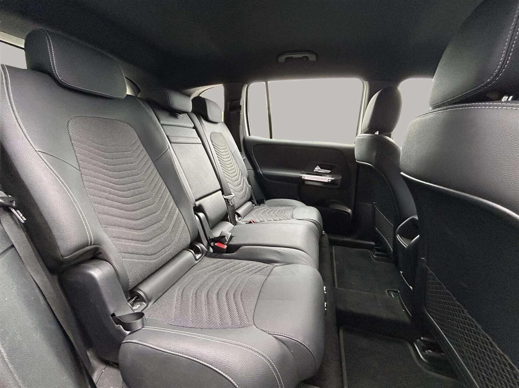 Mercedes-Benz-EQB-image-21