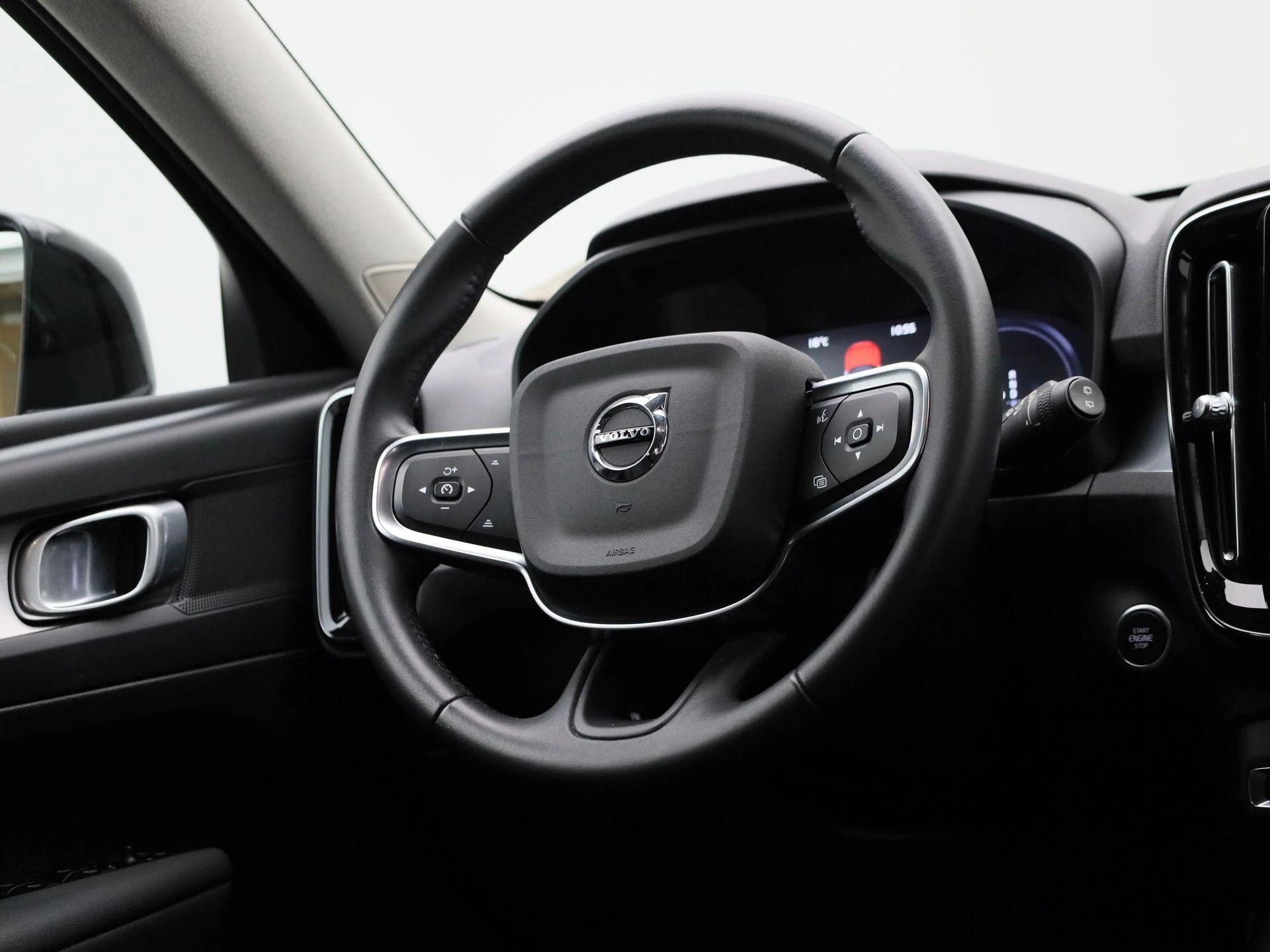 Volvo-XC40-image-38