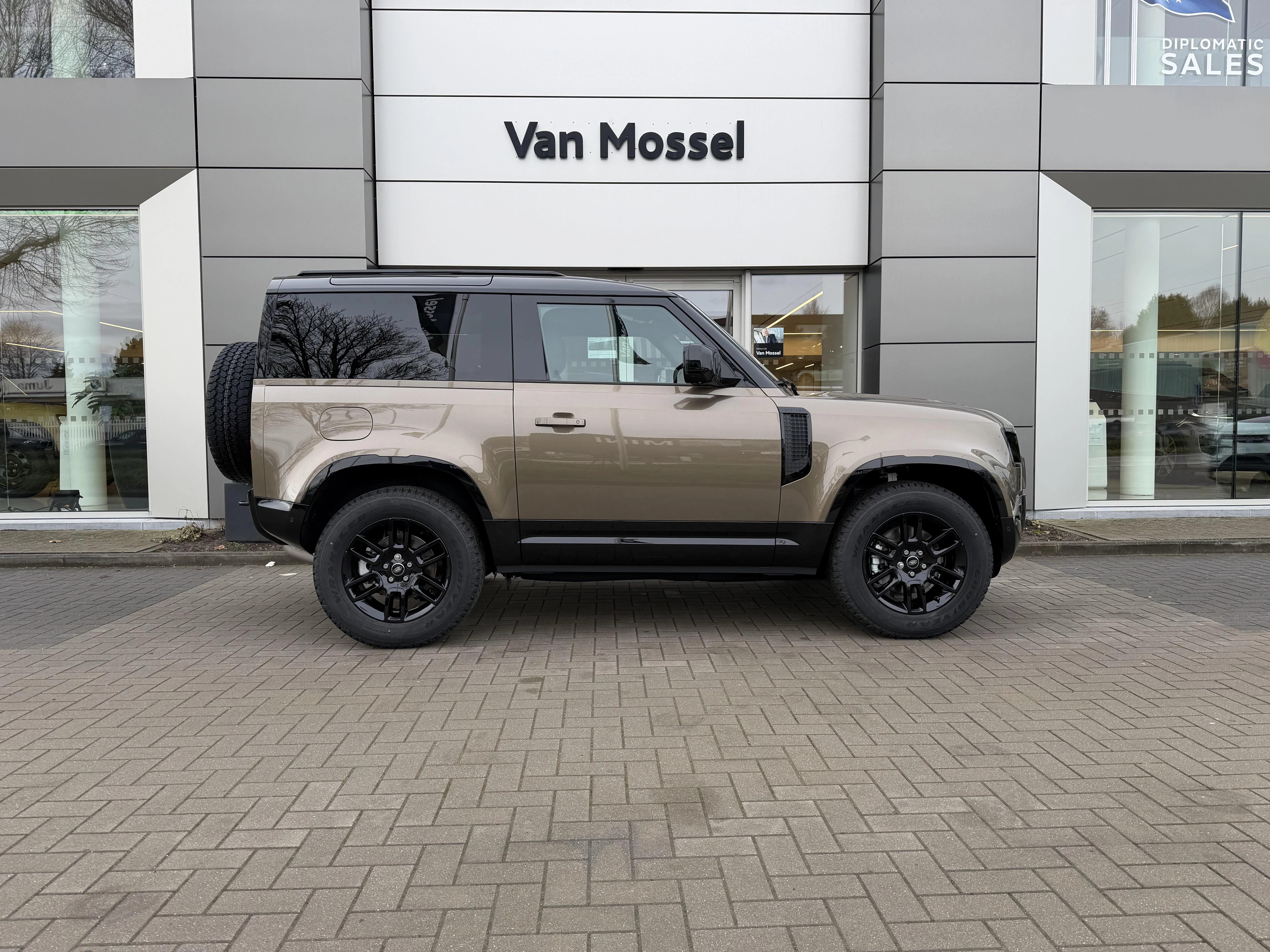 Land Rover Defender 90 D200 X-DYNAMIC