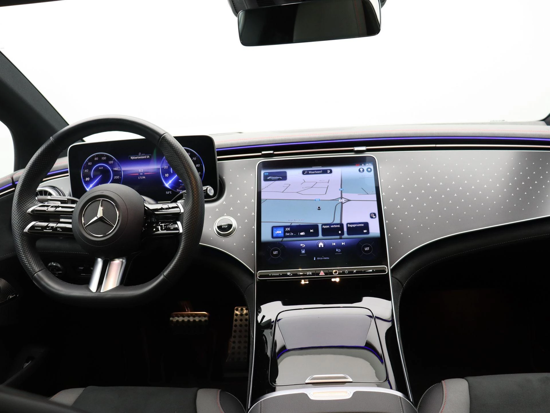 Mercedes-Benz-EQE-image-16