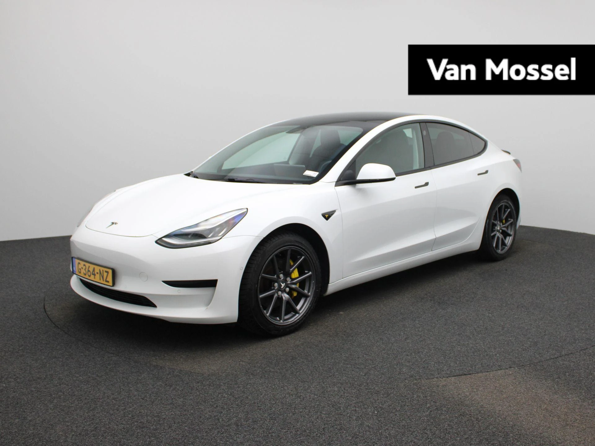 Tesla-Model 3-image-0