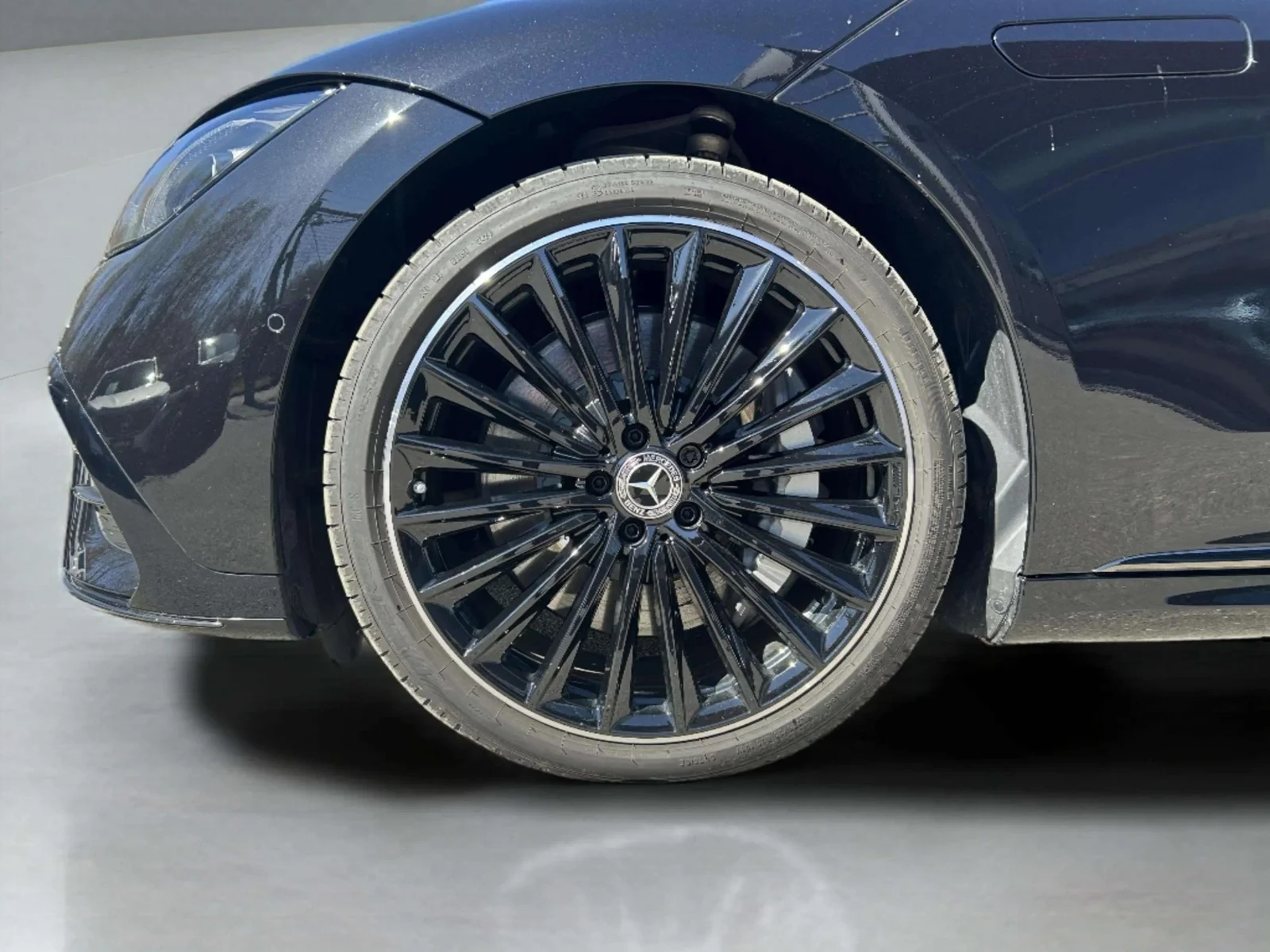 Mercedes-Benz-EQE-image-8