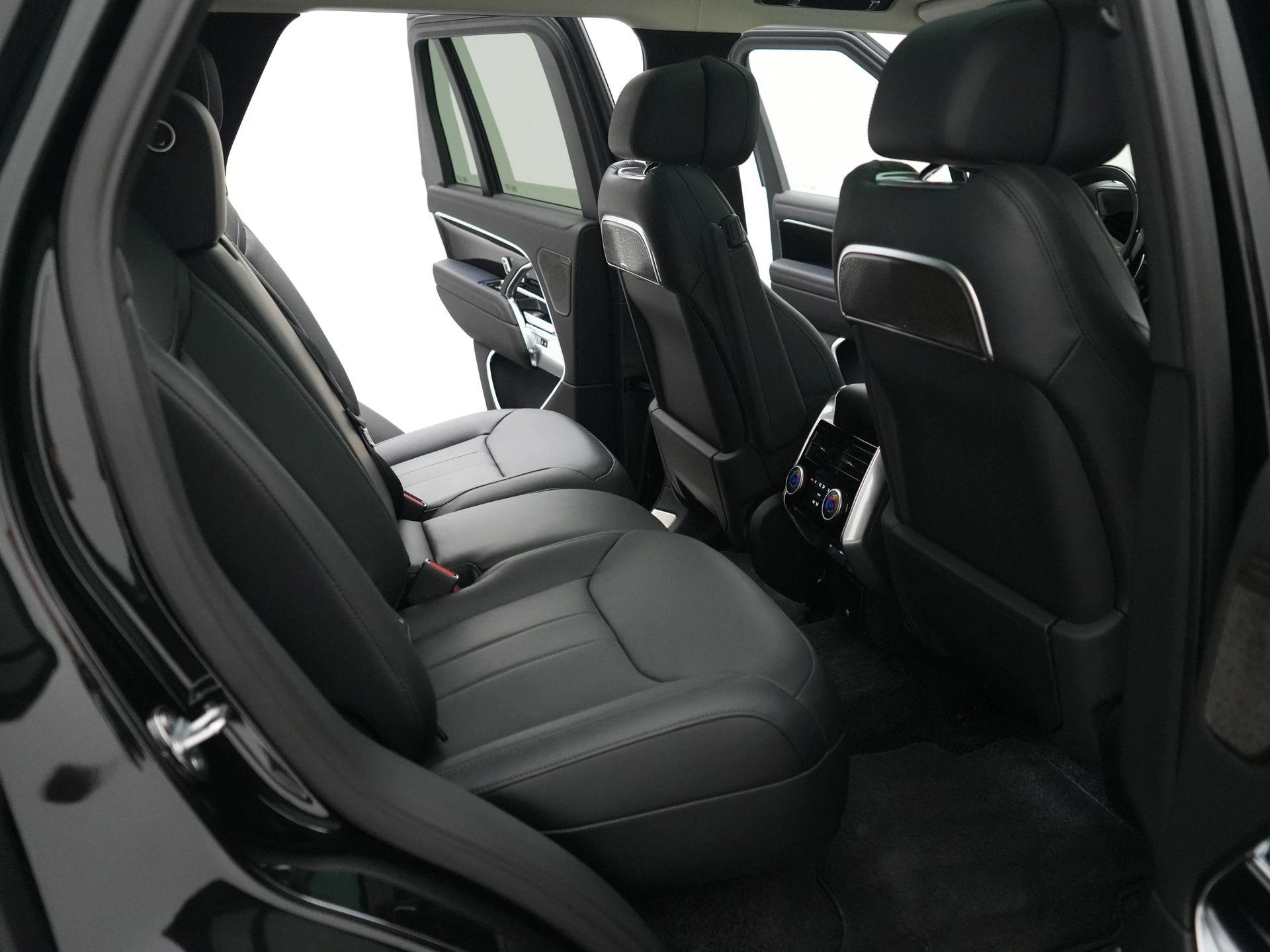 Land Rover-Range Rover-image-49