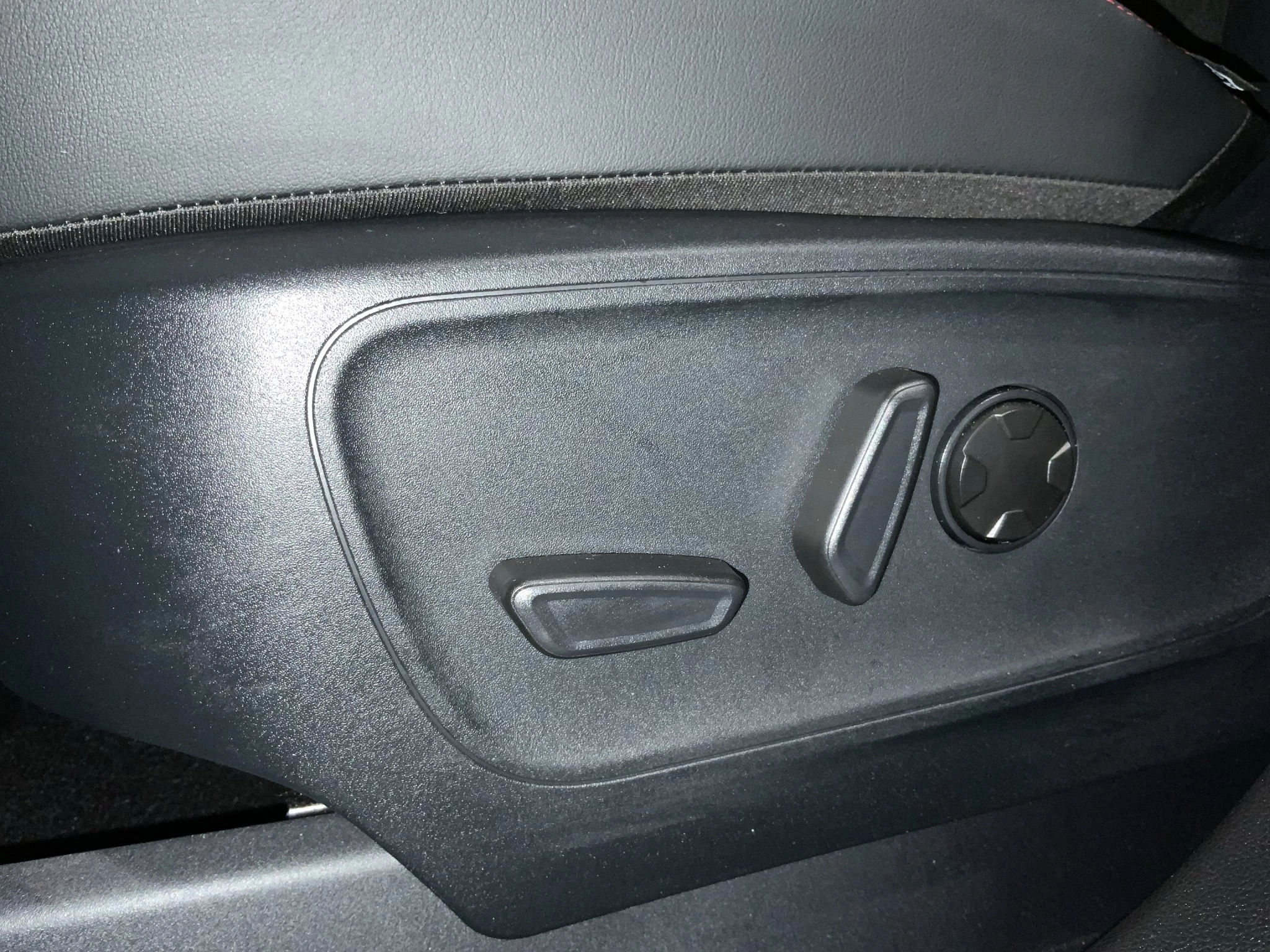 Ford Kuga ST-Line X Aut.*360GRAD*LED-MATRIX*NAVI*GRA*WINTER-PKT.