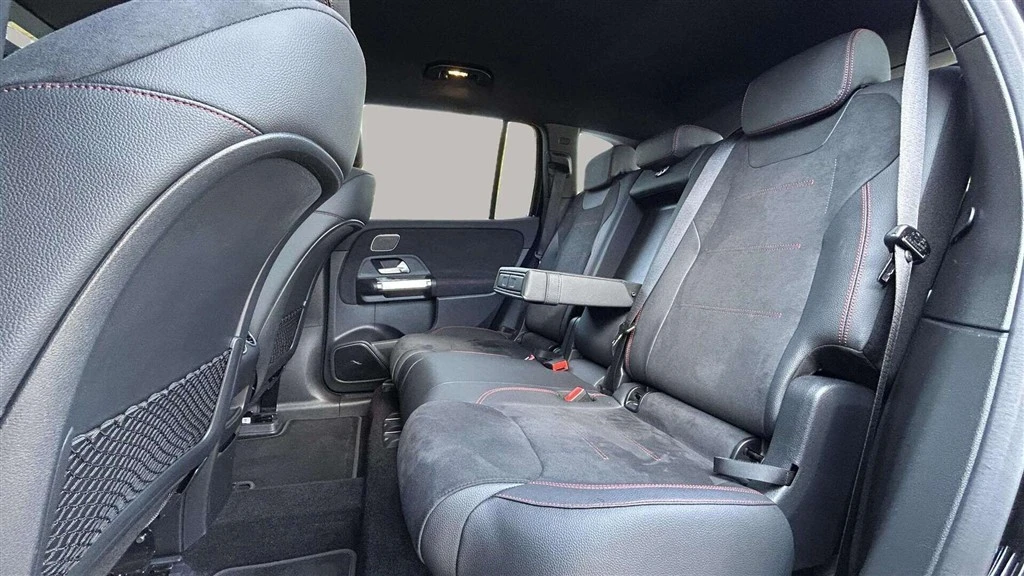 Mercedes-Benz-EQB-image-22