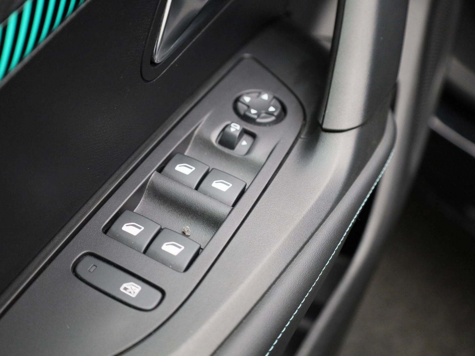 Peugeot-2008-image-25