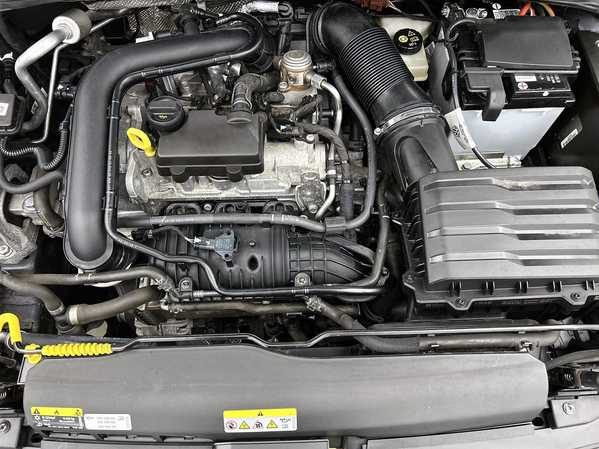 Volkswagen-Polo-image-9