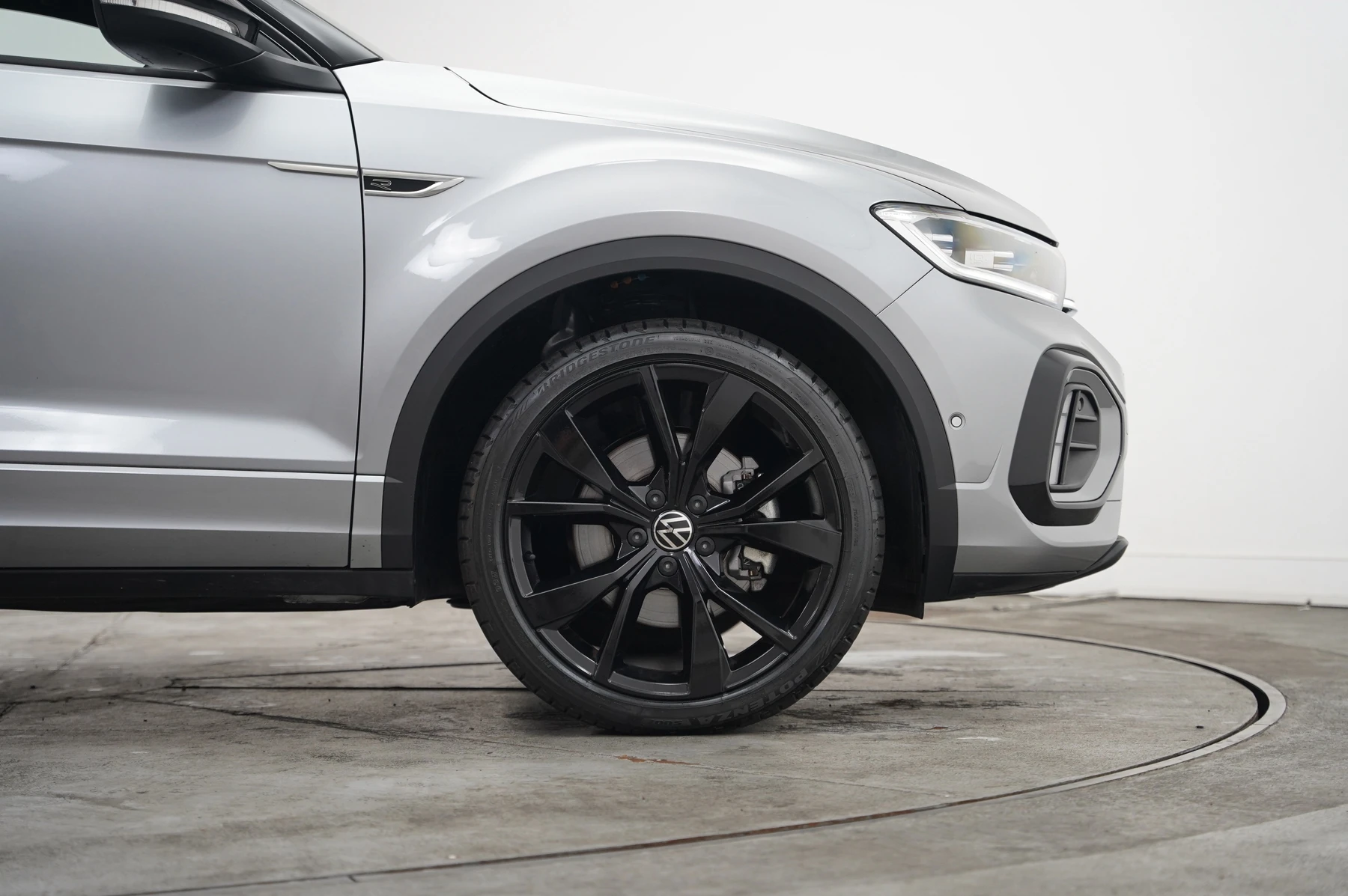Volkswagen-T-Roc-image-33