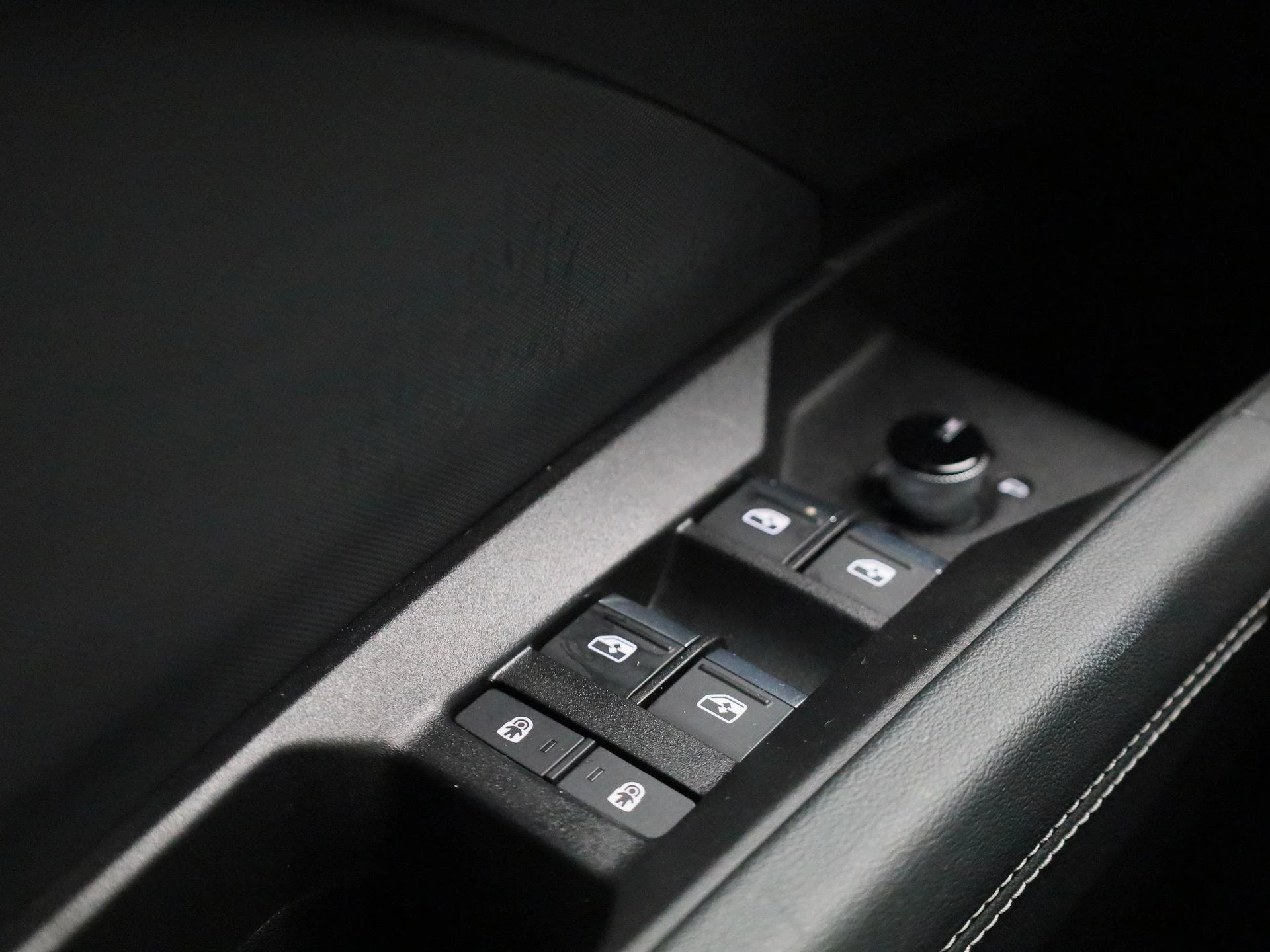 Audi-Q4 e-tron-image-34