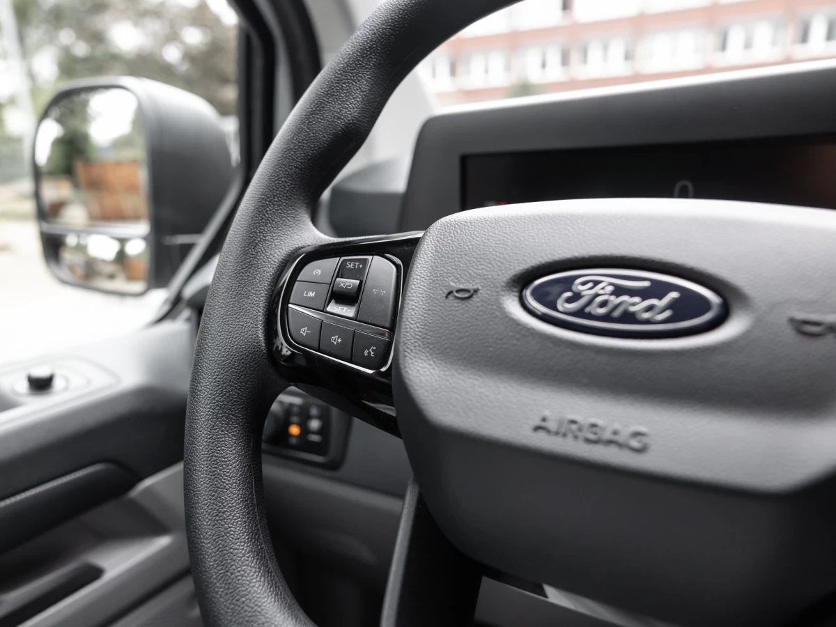 Ford-Transit Custom-image-19