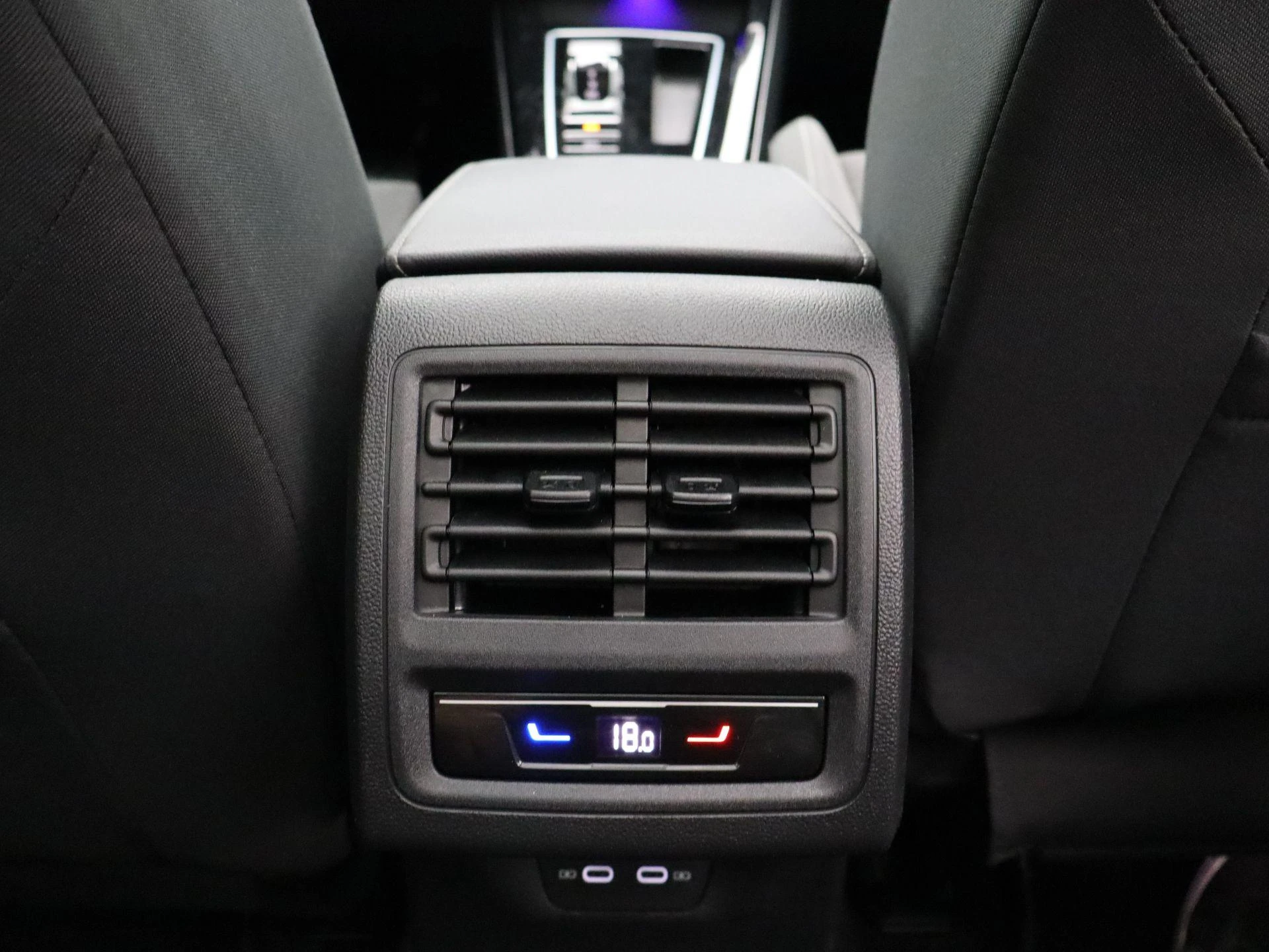 Volkswagen Golf Variant 1.5 eTSI R-Line Business