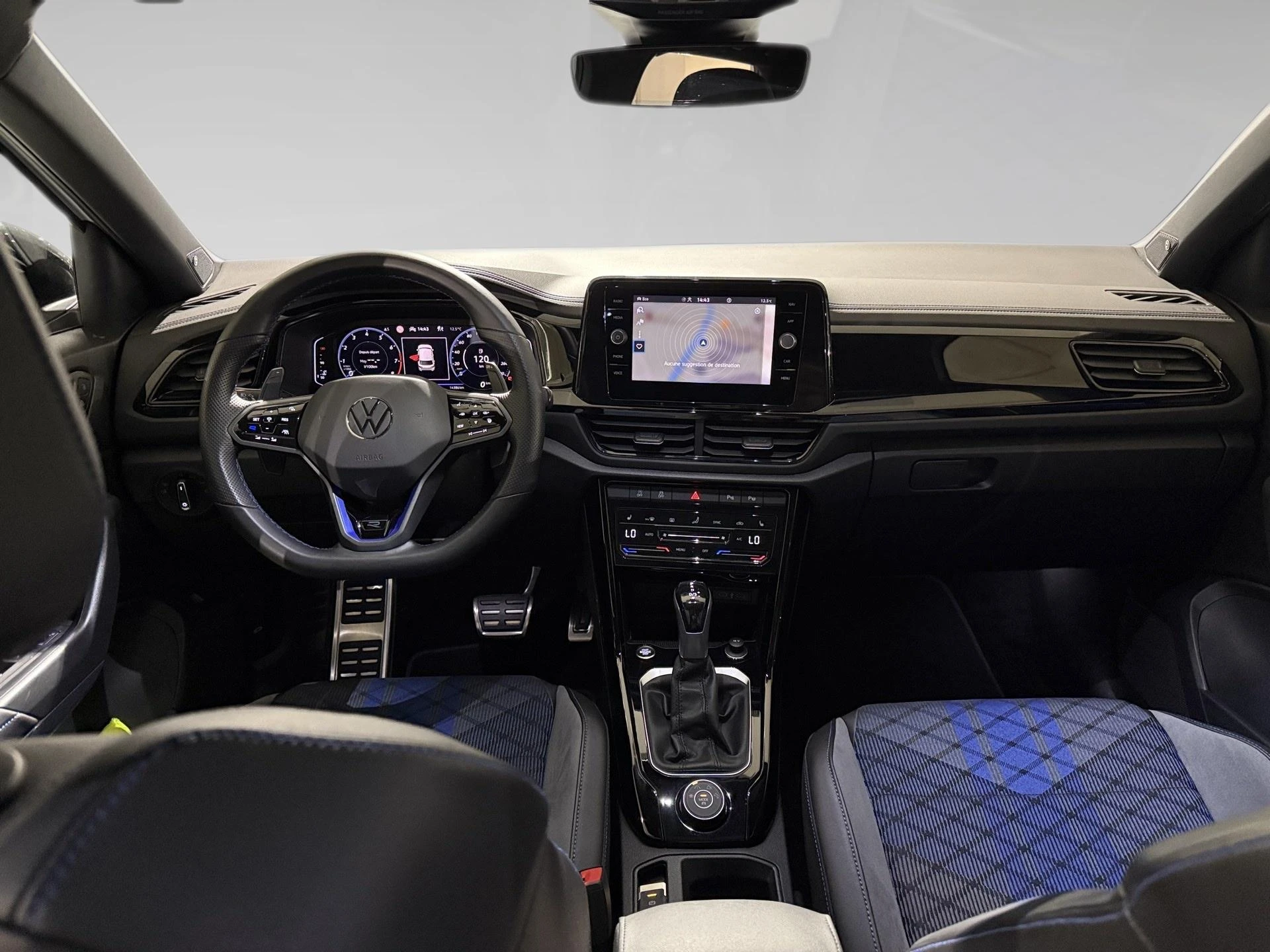 Volkswagen-T-Roc-image-4