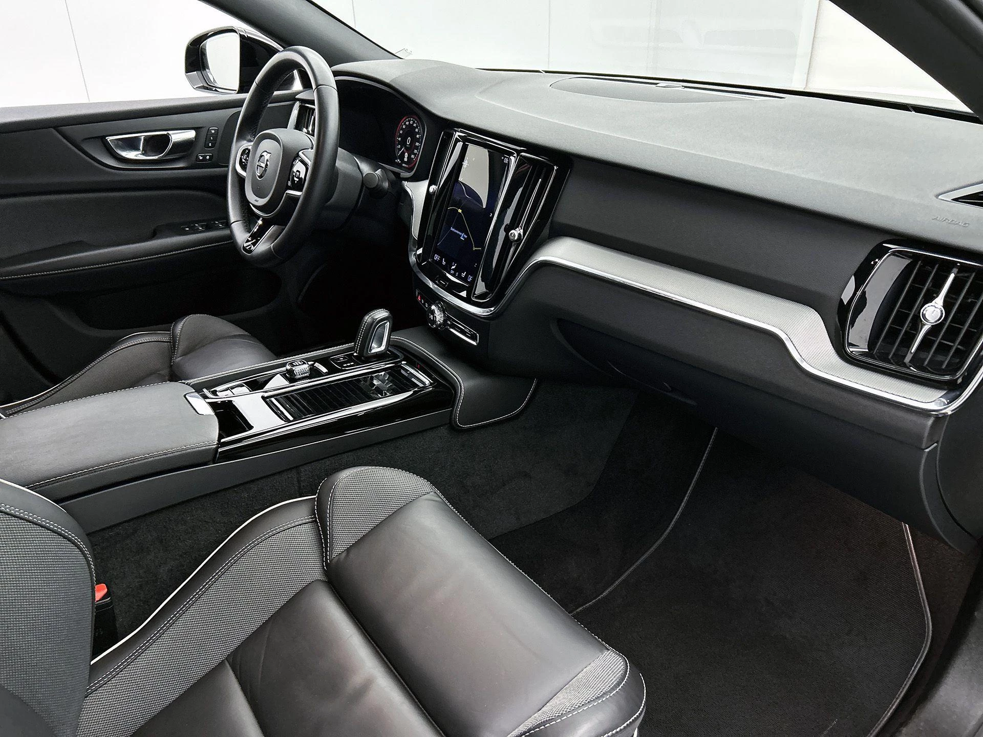 Volvo S60 2.0 Recharge T6 AWD R-Design