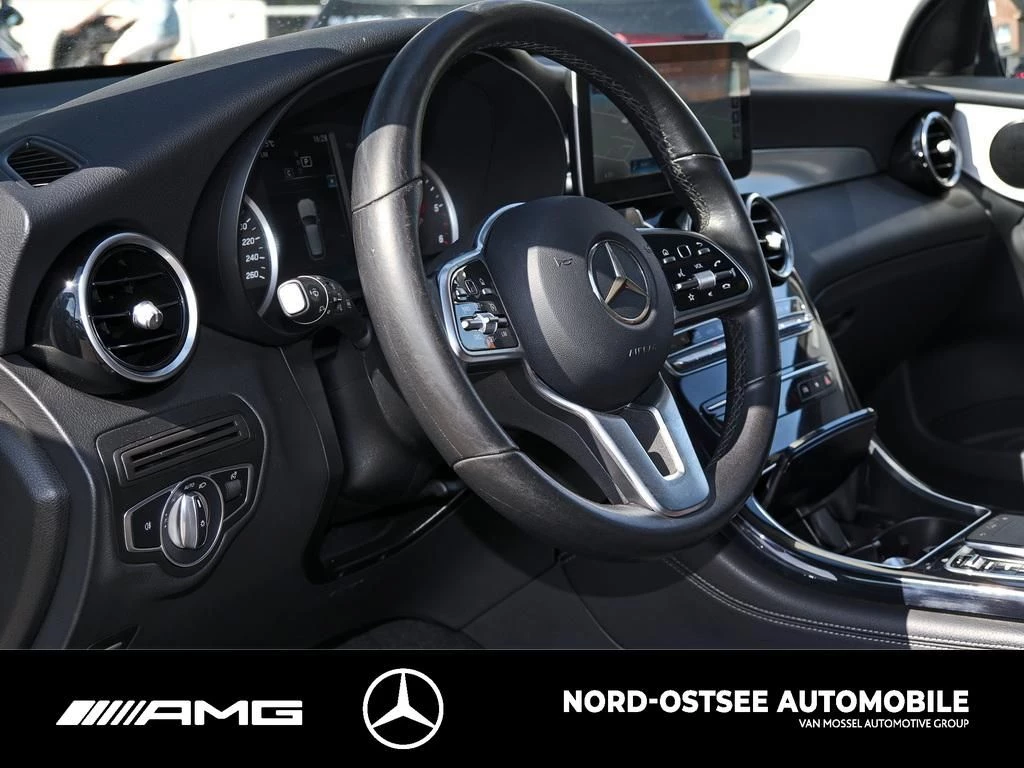 Mercedes-Benz GLC 300 d 4M AHK PANO MULTIBEAM KAMERA 9G NAVI