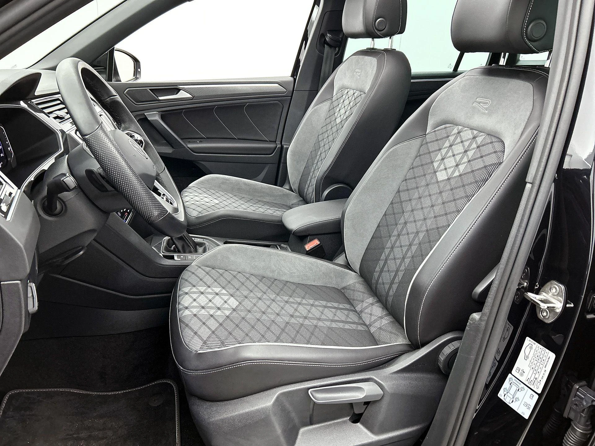 Volkswagen-Tiguan-image-52