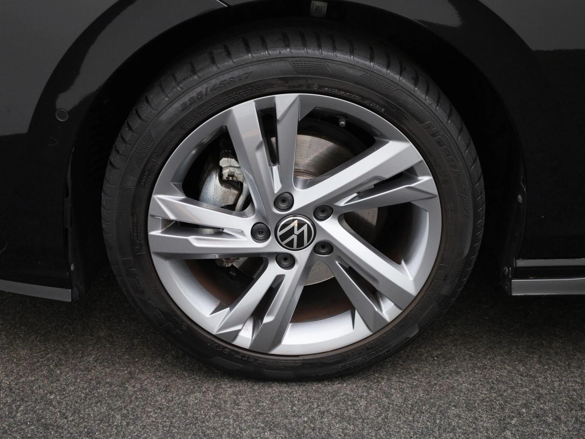 Volkswagen-Golf-image-13