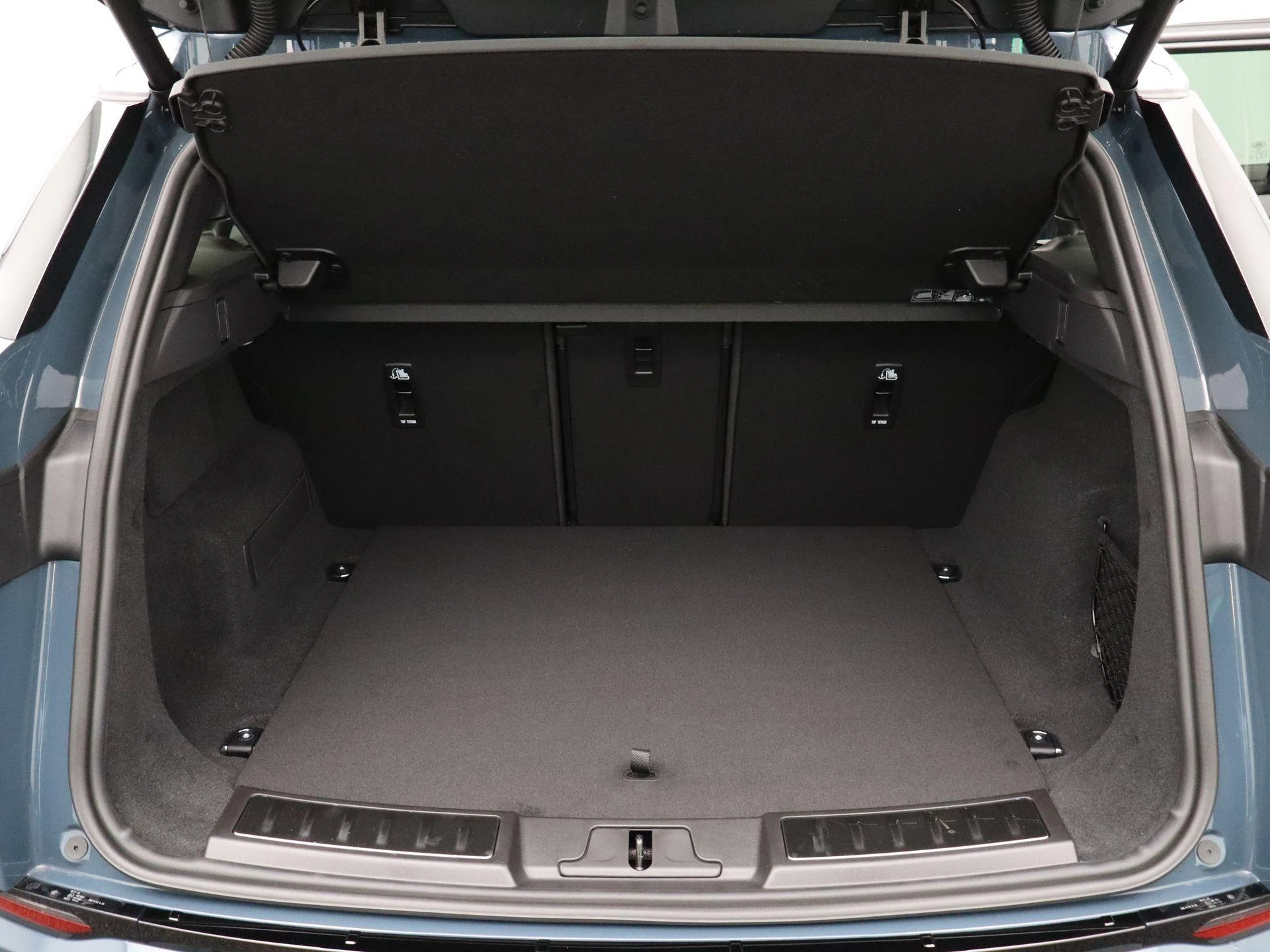 Land Rover-Range Rover Evoque-image-32