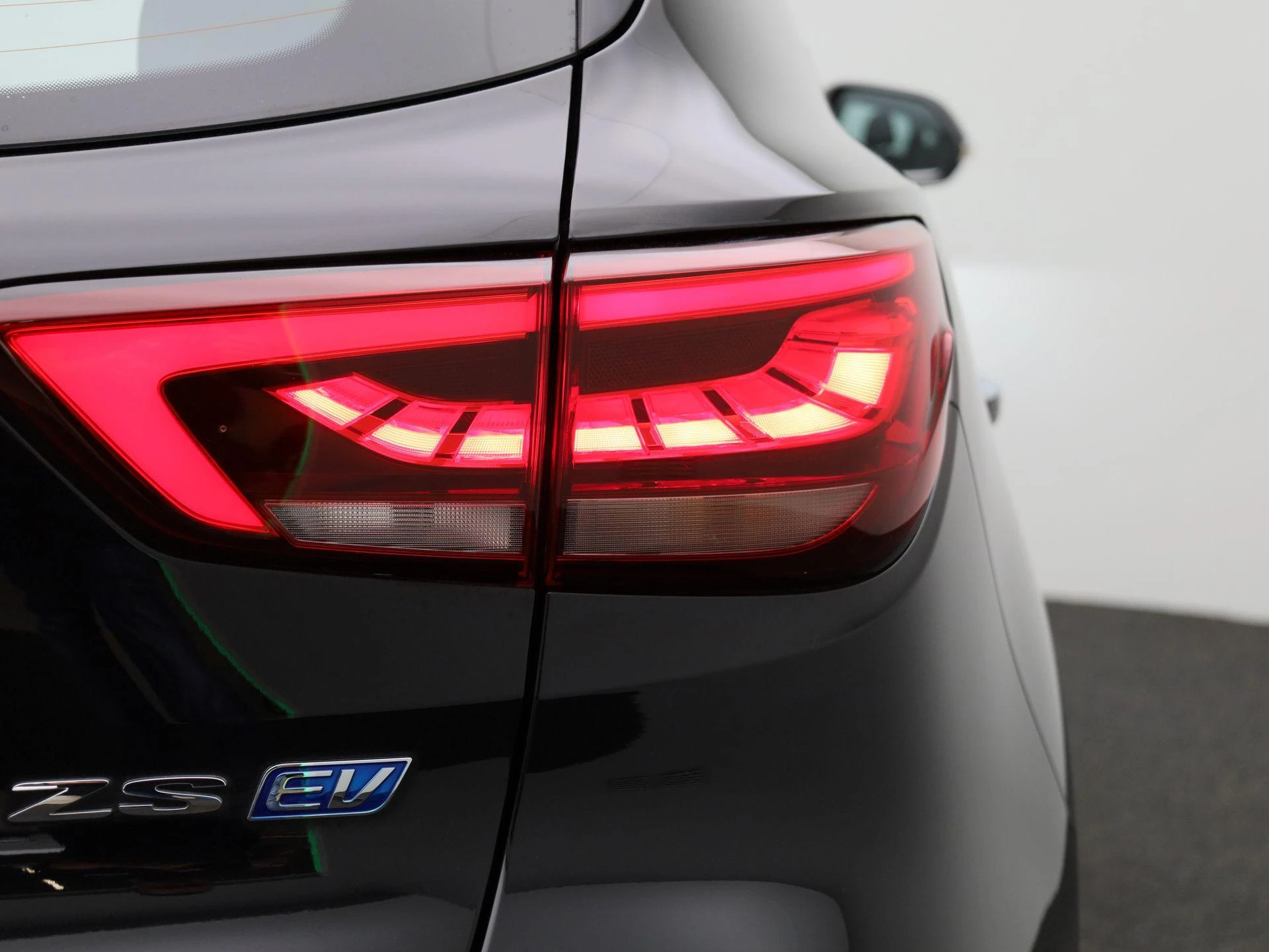 MG-ZS EV-image-37