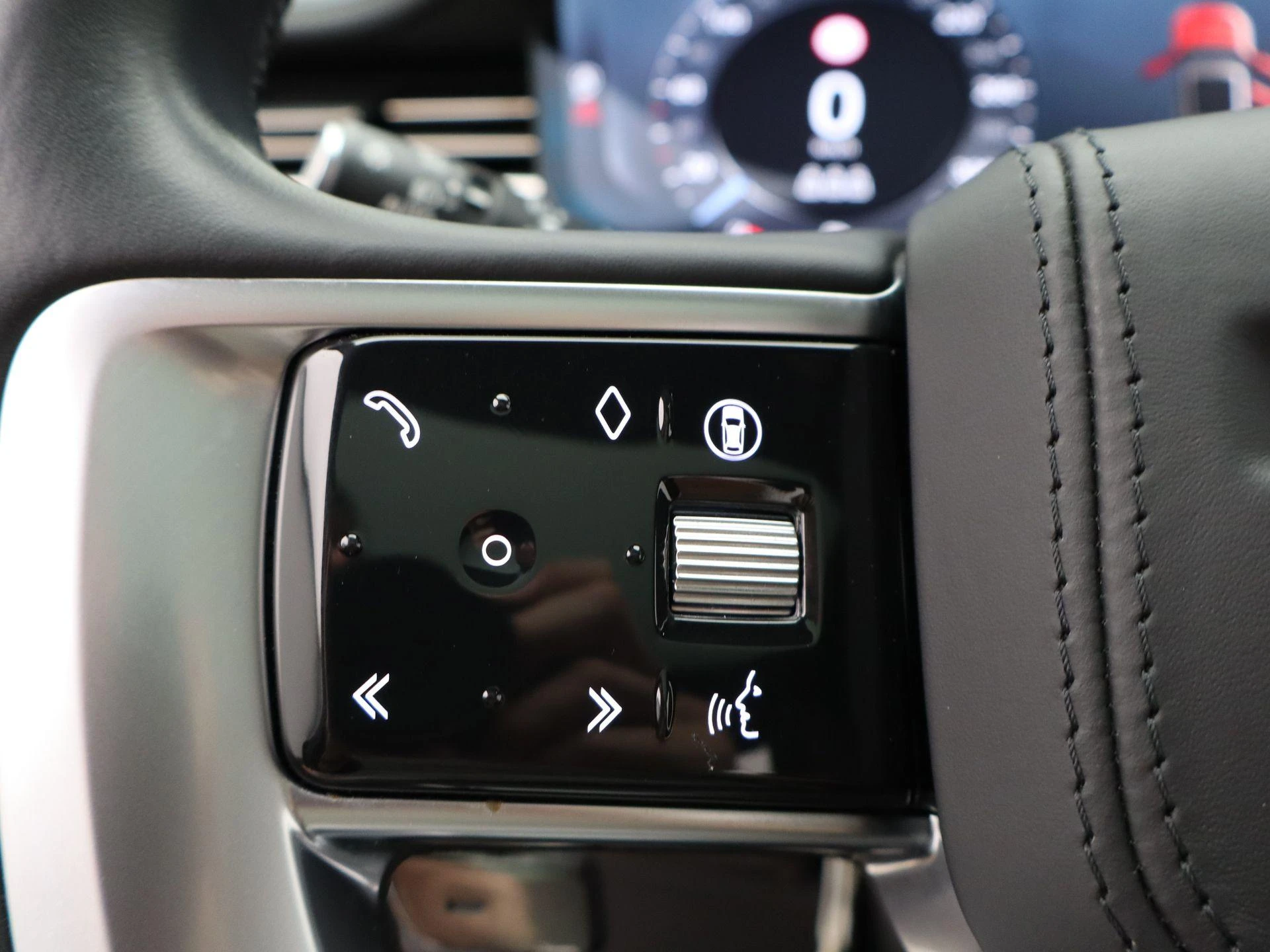 Land Rover-Range Rover-image-24