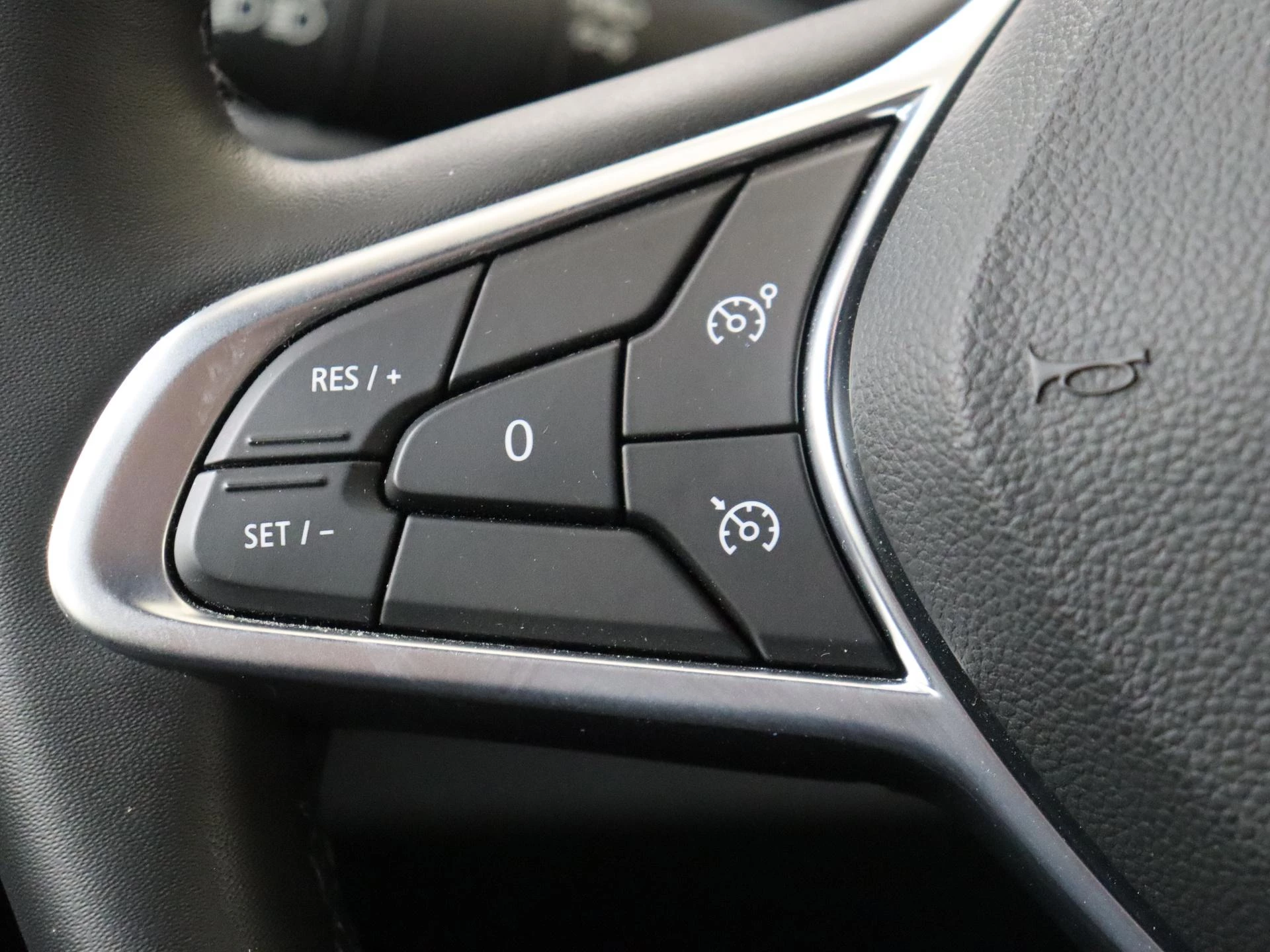Renault-Clio-image-12