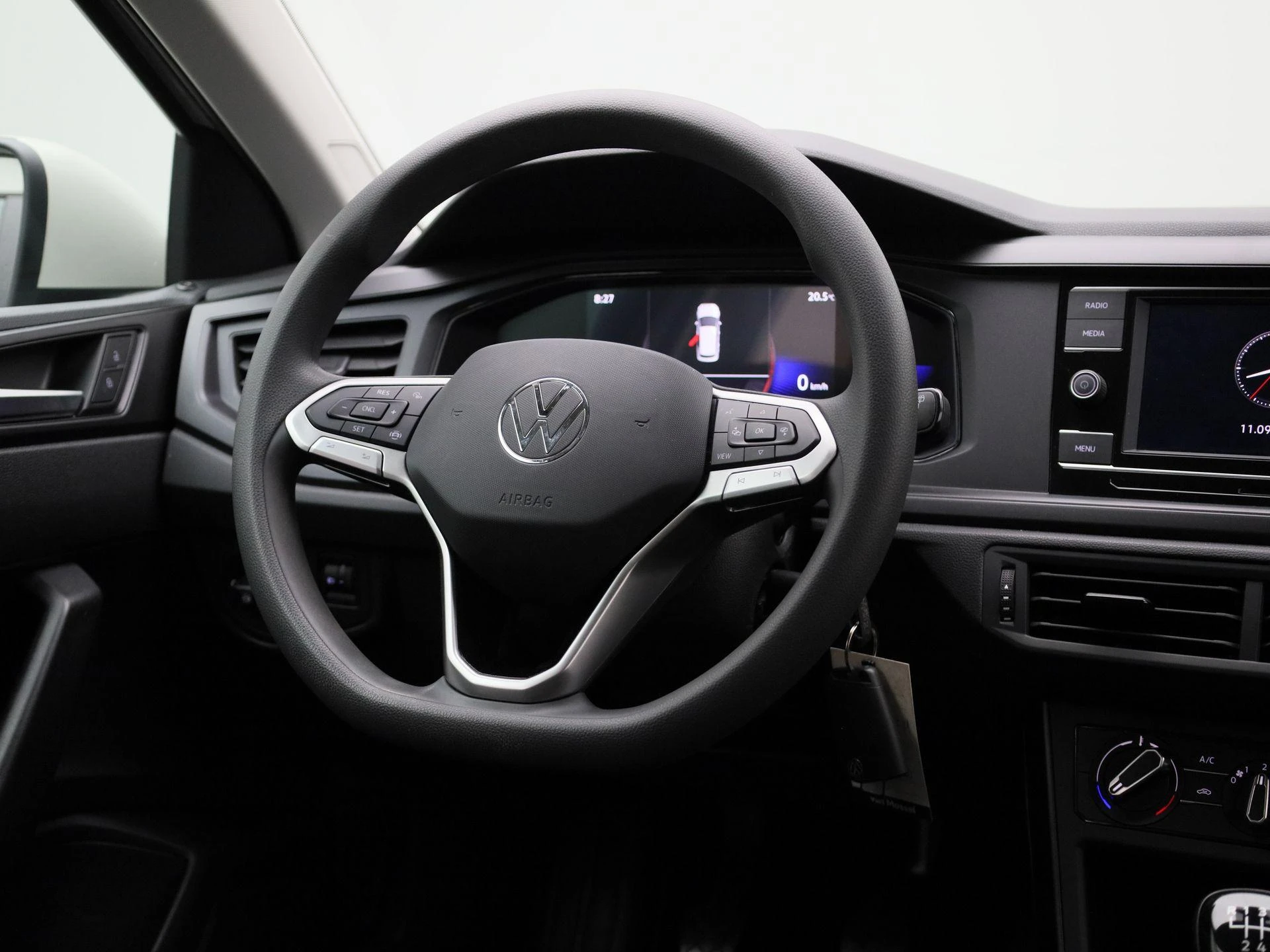 Volkswagen-Taigo-image-9