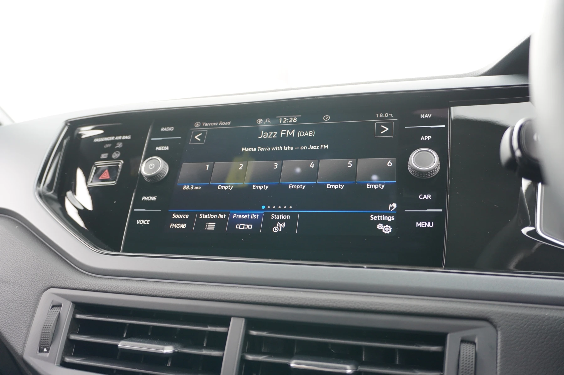 Volkswagen-Polo-image-29