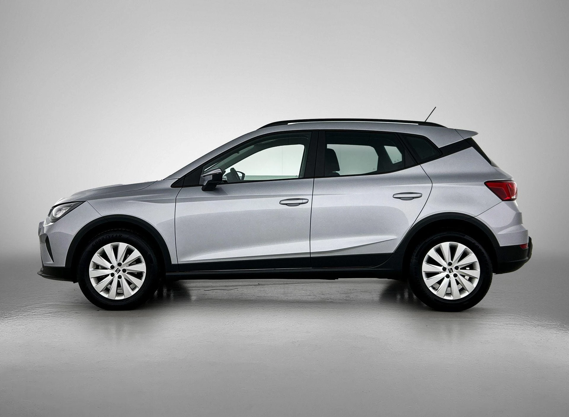 SEAT-Arona-image-1