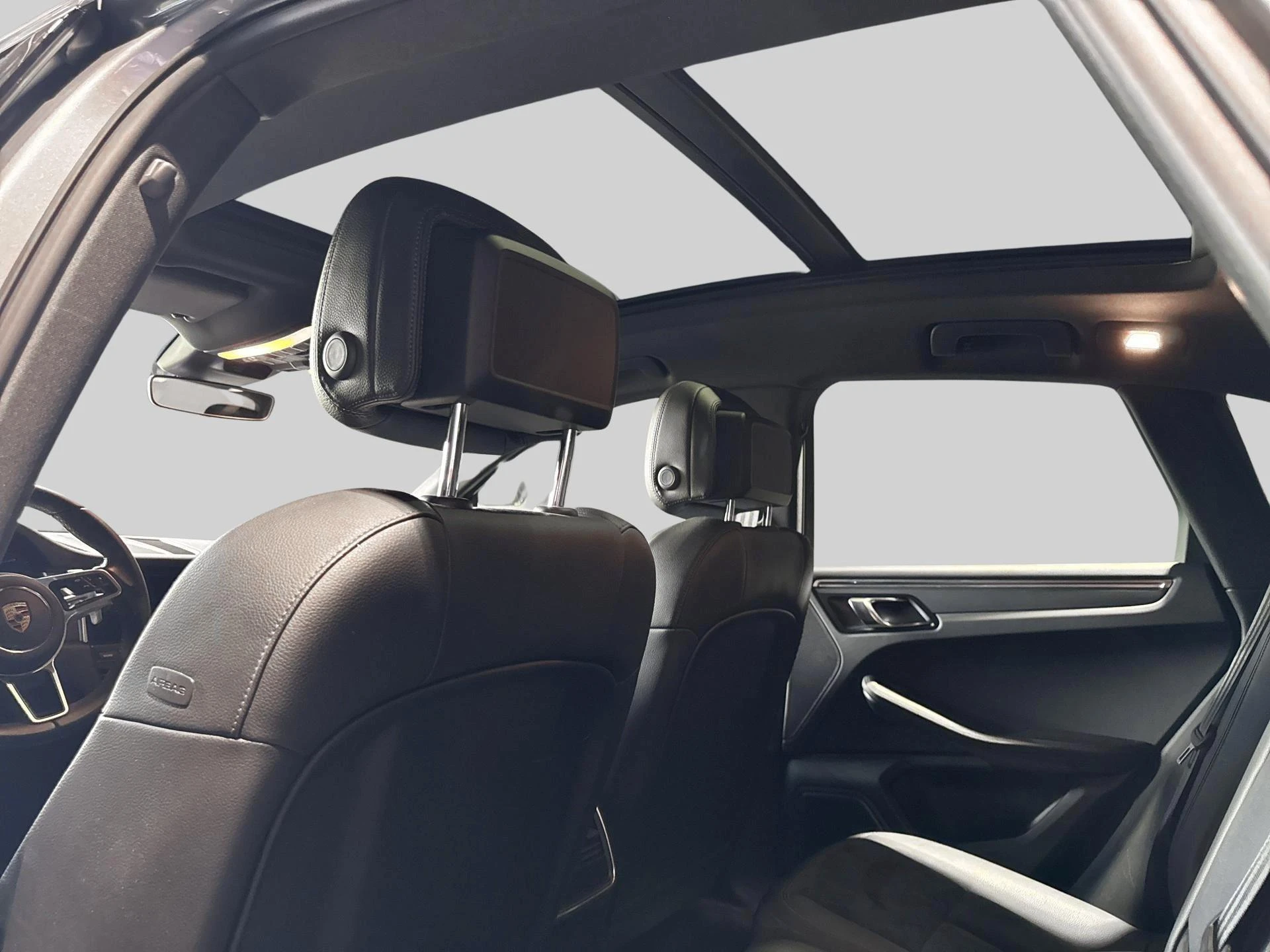 Porsche-Macan-image-16
