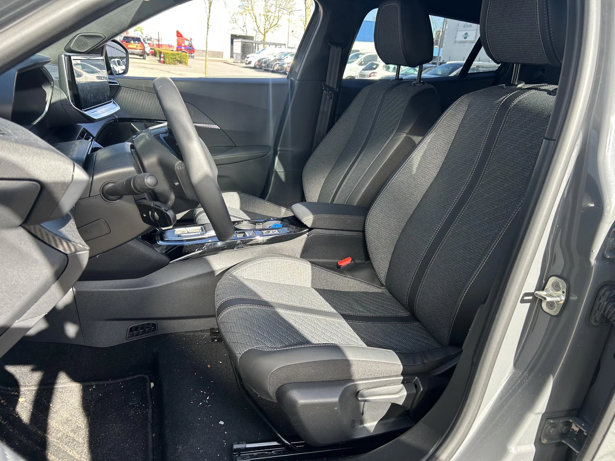 Peugeot-e-2008-image-20