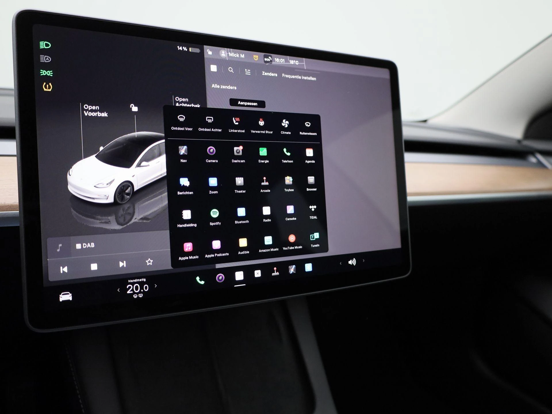 Tesla-Model 3-image-22
